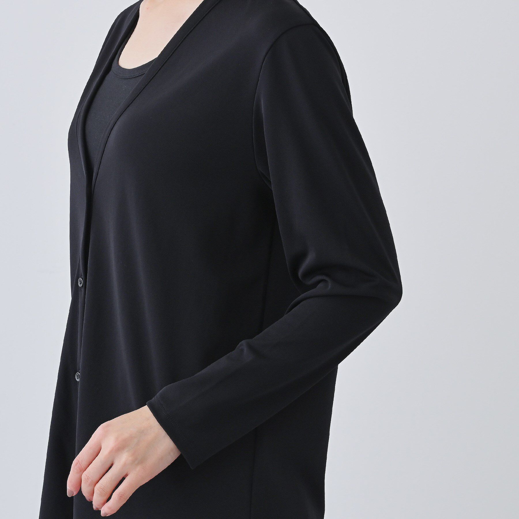 INDIVI「【日本製／トリアセテート】ラウンドヘムカーディガン」|カーディガン|