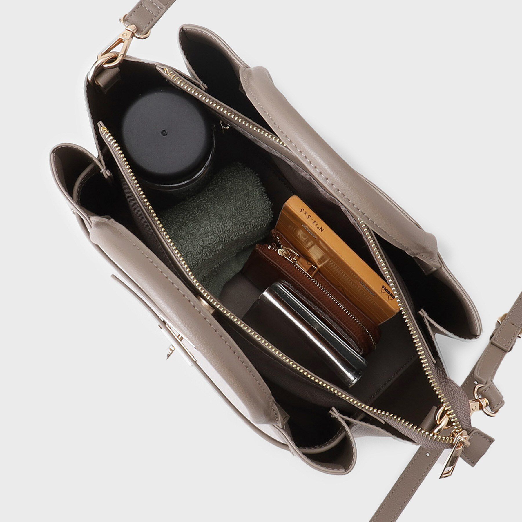 INDIVI「ソフトタックミドルバッグ」|ハンドバッグ|