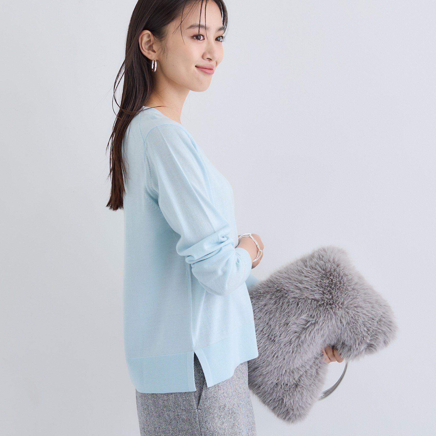 INDIVI「【洗える／毛玉になりにくい】エクストラファインウール Vネックニット」|ニット・セーター|