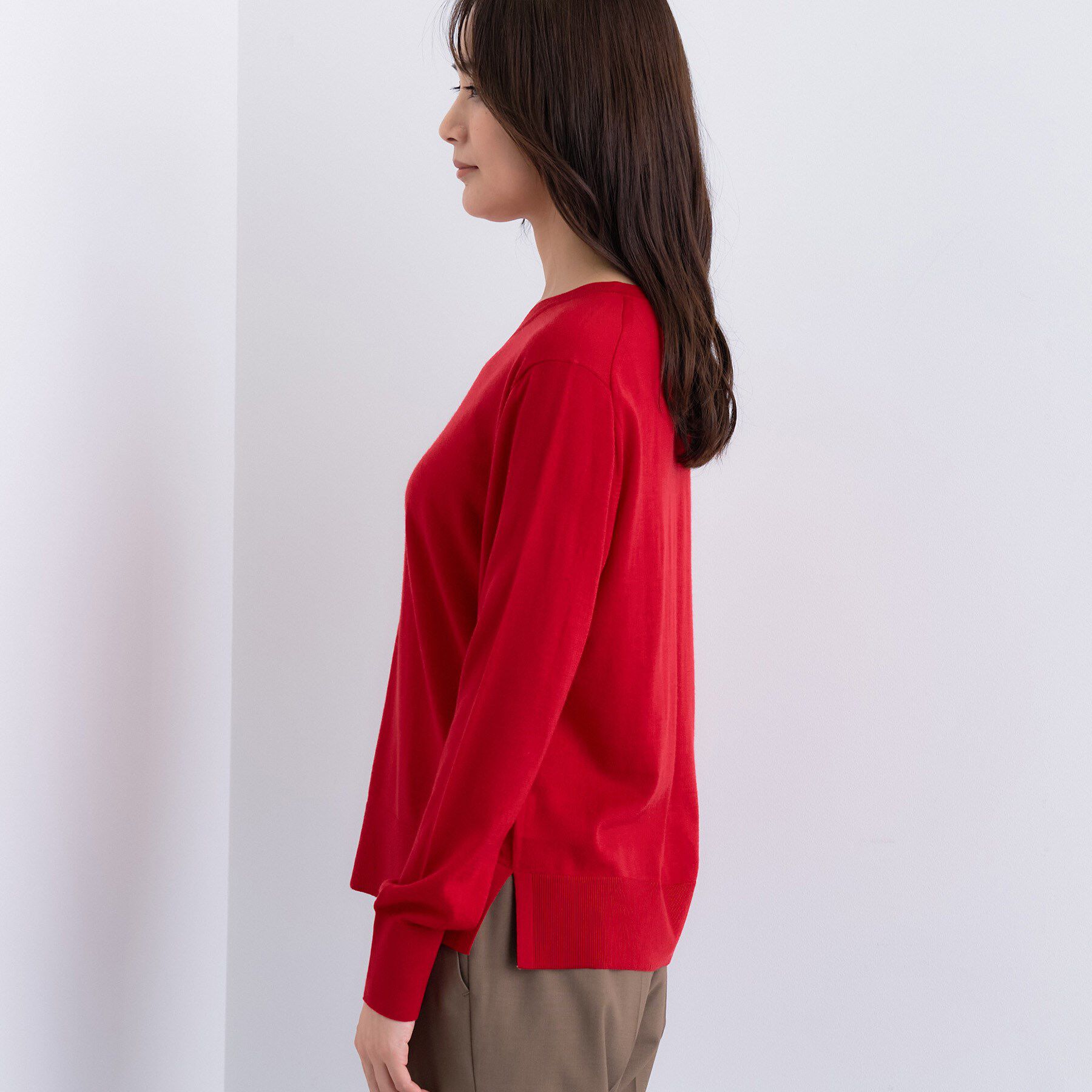 INDIVI「【洗える／毛玉になりにくい】エクストラファインウール Vネックニット」|ニット・セーター|