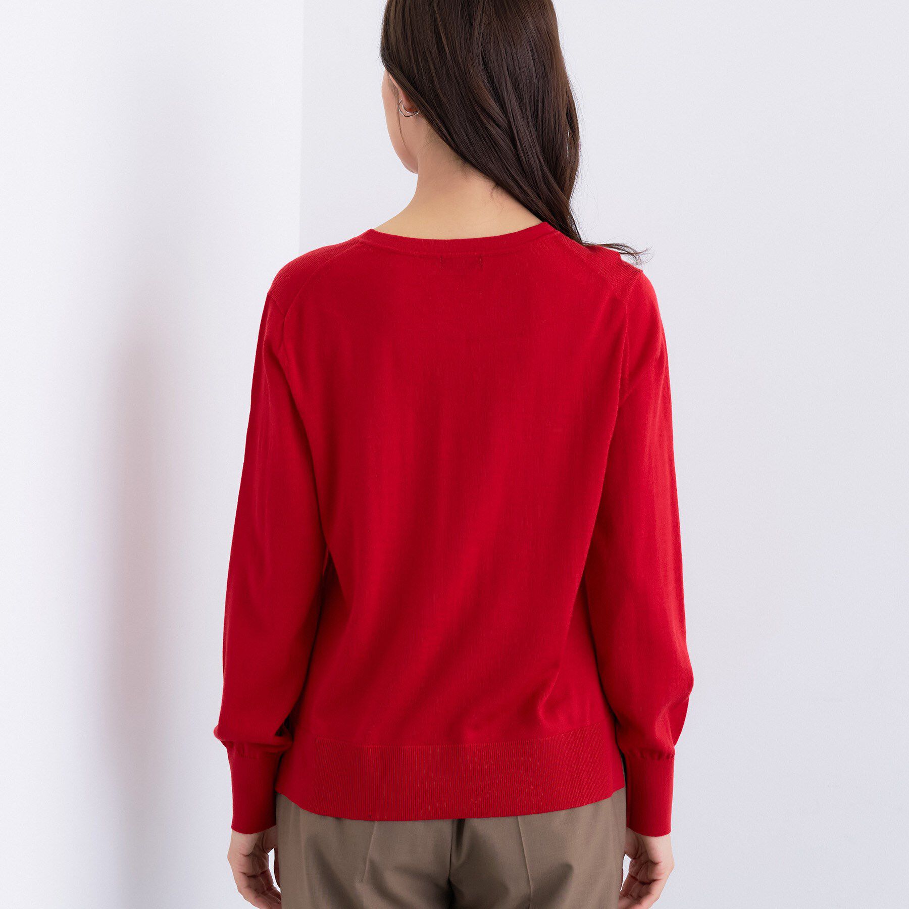 INDIVI「【洗える／毛玉になりにくい】エクストラファインウール Vネックニット」|ニット・セーター|