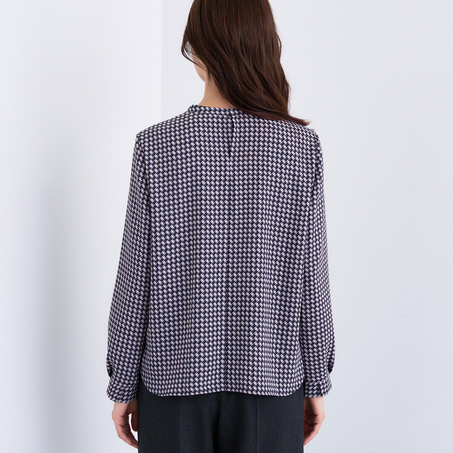 INDIVI「【通勤／オフィス】タックジョーゼットブラウス」|シャツ・ブラウス|