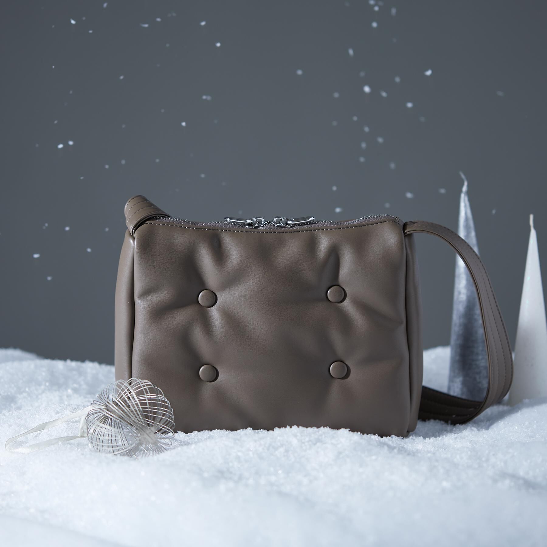 tk.TAKEO KIKUCHI「クッションショルダーバッグ」|ショルダー・メッセンジャー|ベージュ(052)