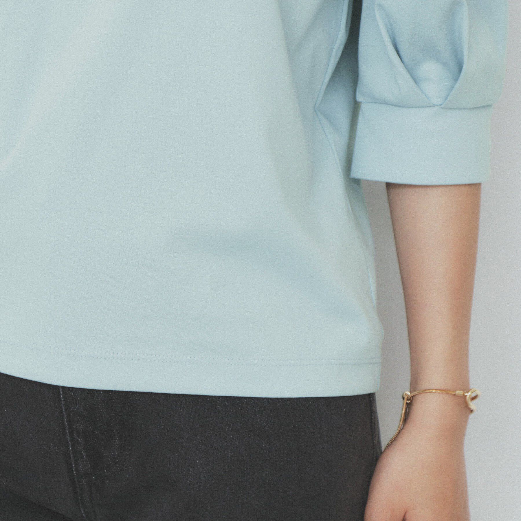 index「《5色展開》Vネックタックパフスリーブトップス【洗濯機洗い可/UVケア/接触冷感】」|Tシャツ・カットソー|