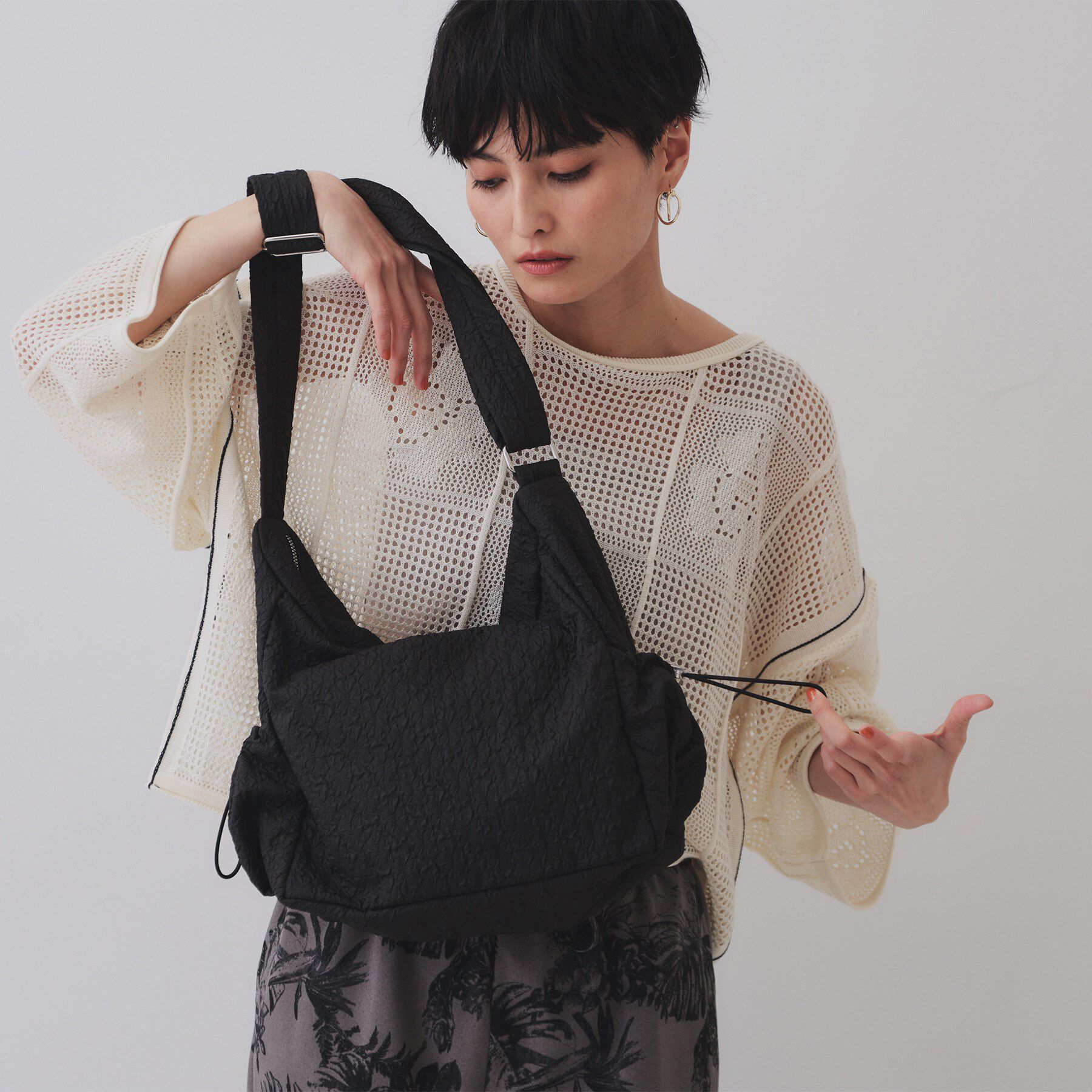 OPAQUE.CLIP「【2WAY／A4サイズ対応】ふくれジャカードショルダーバッグ」|ショルダー・メッセンジャー|ブラック(019)