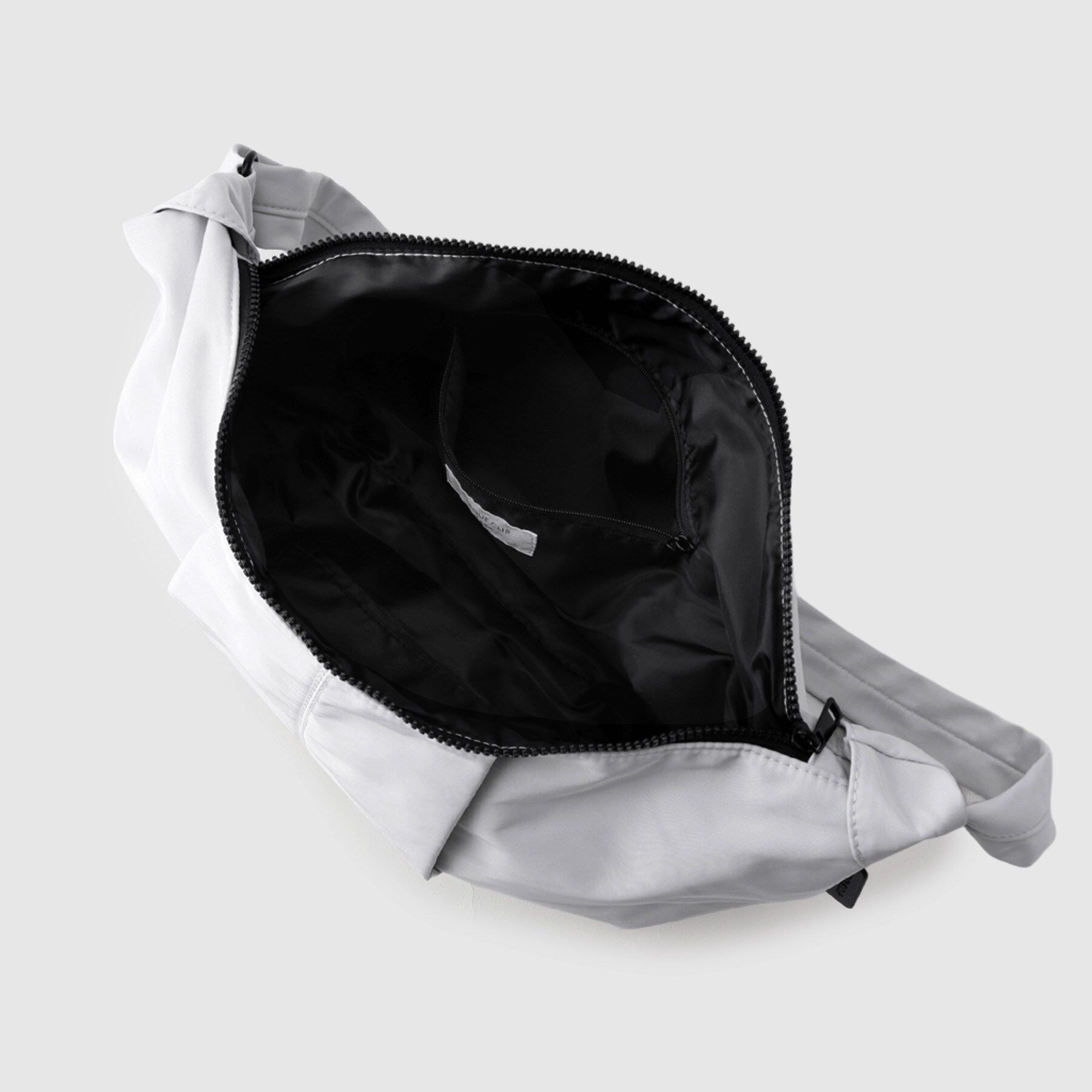 OPAQUE.CLIP「【2WAY】タックデザインミドルショルダーバッグ」|ショルダー・メッセンジャー|