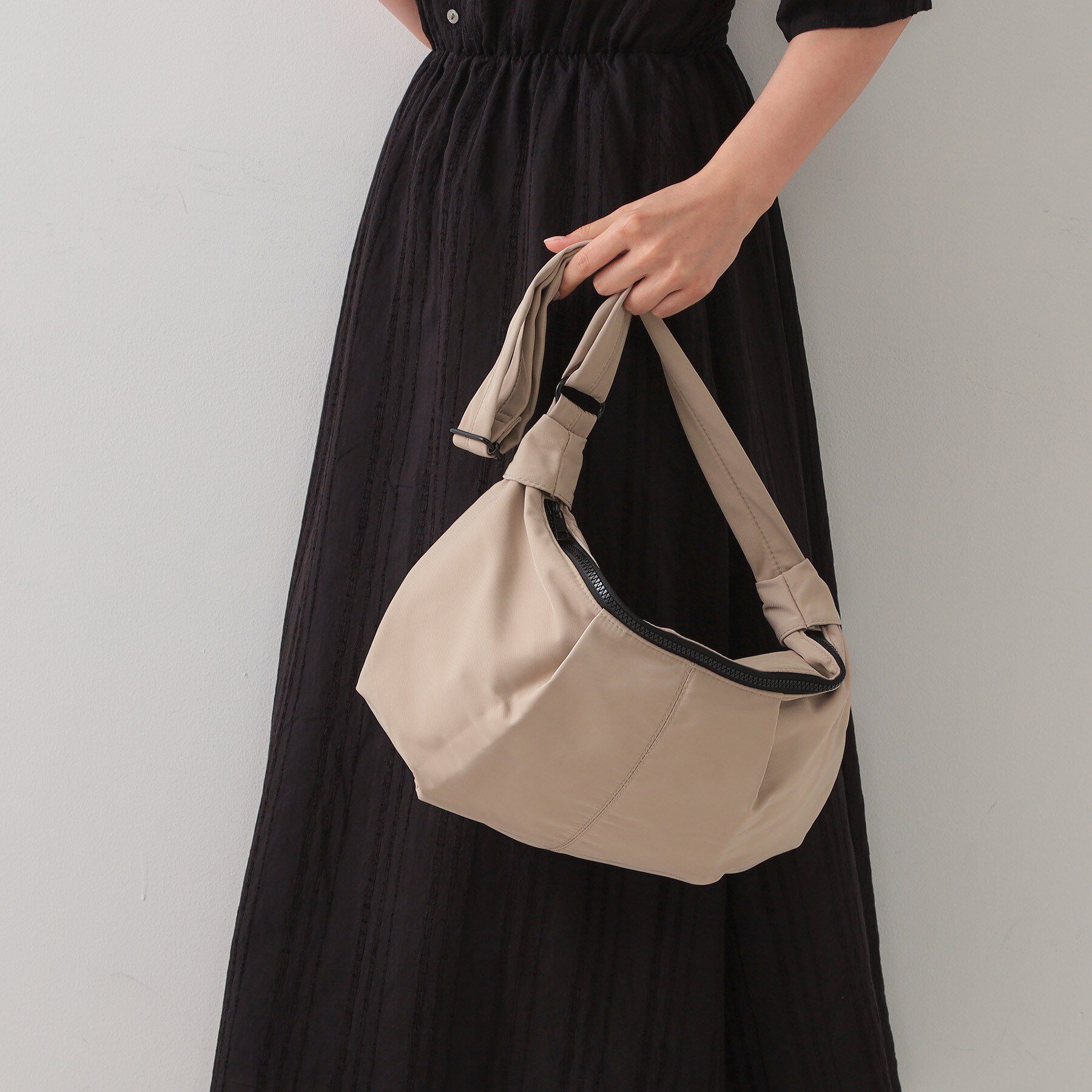 OPAQUE.CLIP「【2WAY】タックデザインミドルショルダーバッグ」|ショルダー・メッセンジャー|