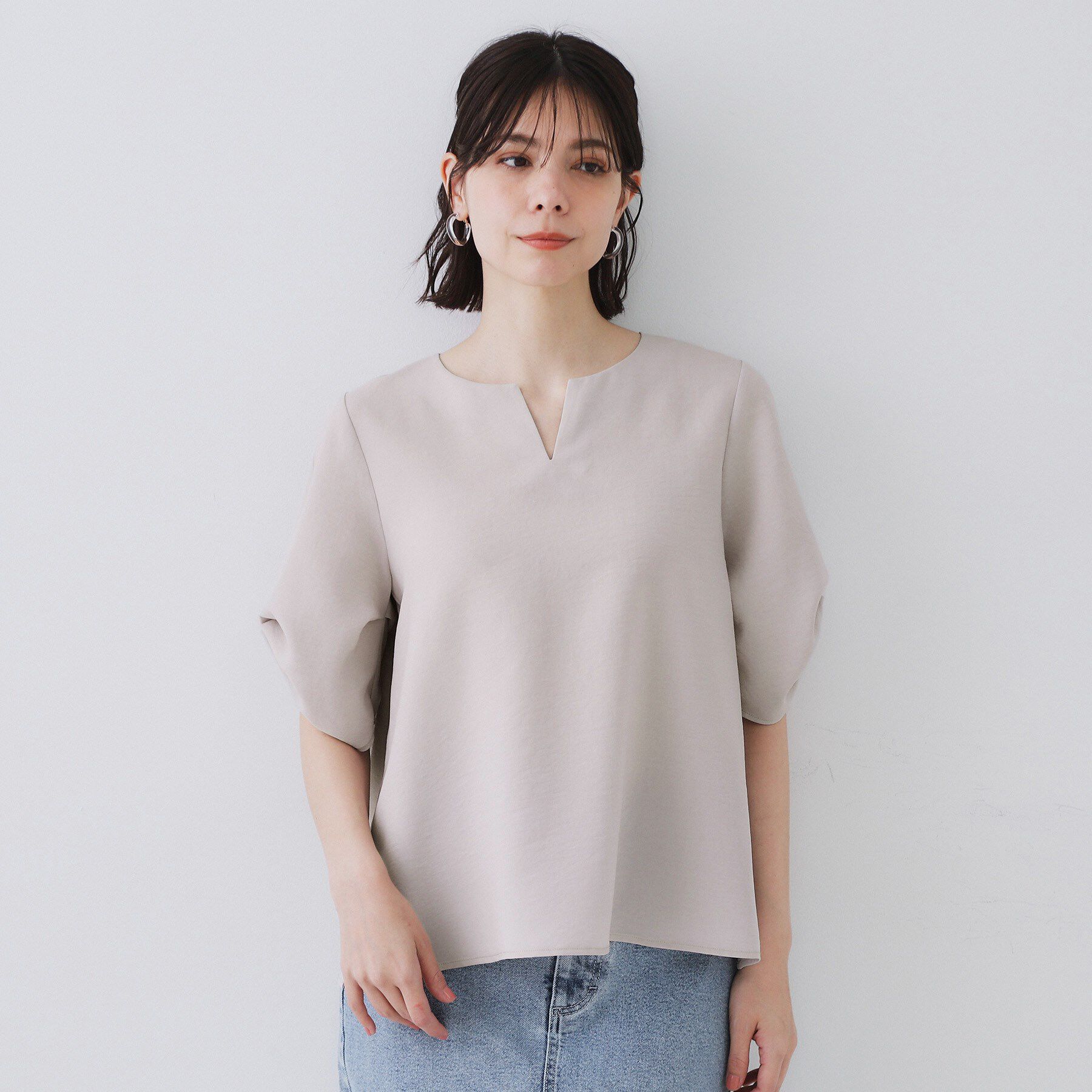 OPAQUE.CLIP「リネンライクキーネックタックスリーブブラウス【洗濯機洗い可/吸水速乾/接触冷感】」|シャツ・ブラウス|