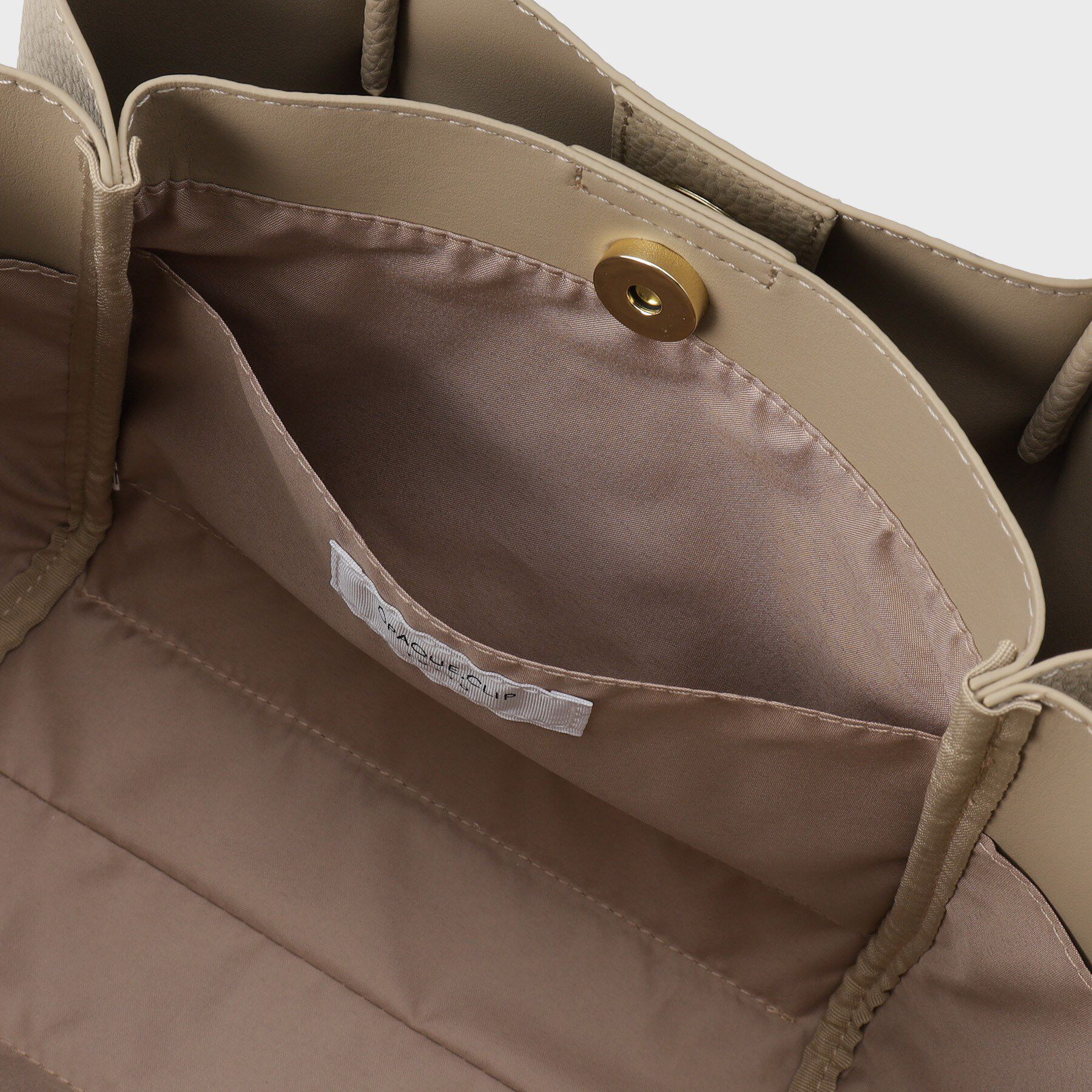 OPAQUE.CLIP「【軽量/2WAY/通勤対応】フロントベルトデザインミドルトートバッグ」|ショルダー・メッセンジャー|