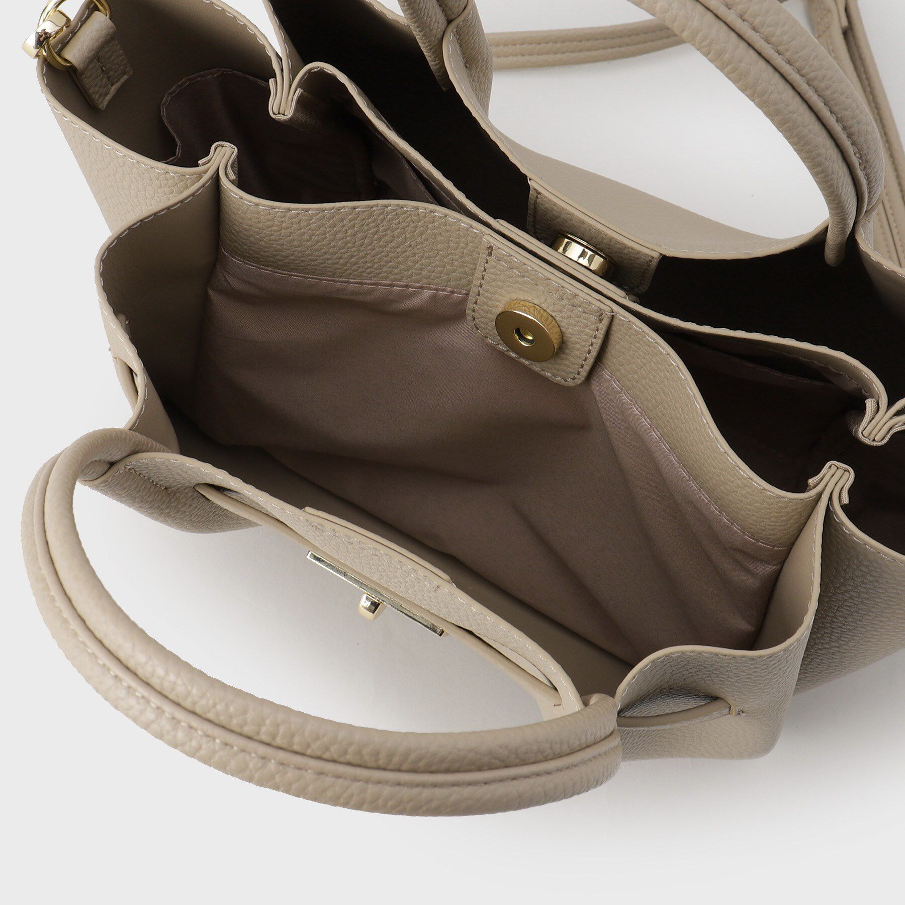 OPAQUE.CLIP「【軽量/2WAY/通勤対応】フロントベルトデザインミドルトートバッグ」|ショルダー・メッセンジャー|