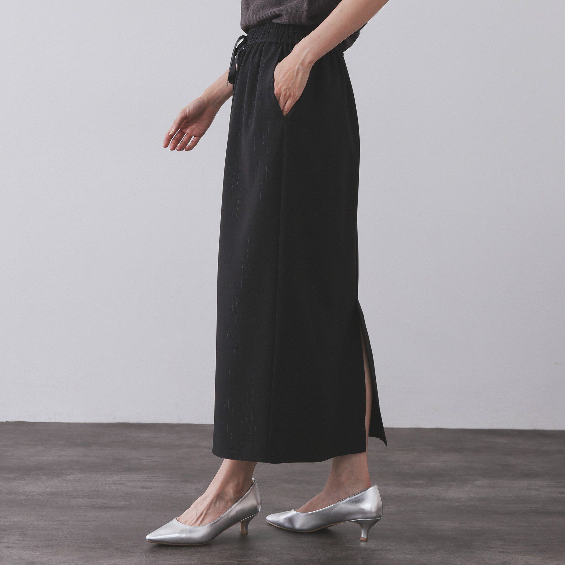 OPAQUE.CLIP「ラメストライプイージーナロースカート/セットアップ可【洗濯機洗い可/防シワ/吸水速乾】」|スカート|