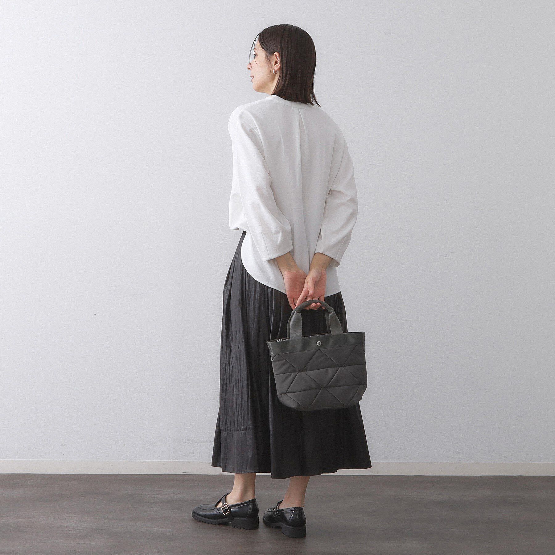 OPAQUE.CLIP「【2WAY／軽量】トライアングルキルティングミドルトートバッグ」|トートバッグ|
