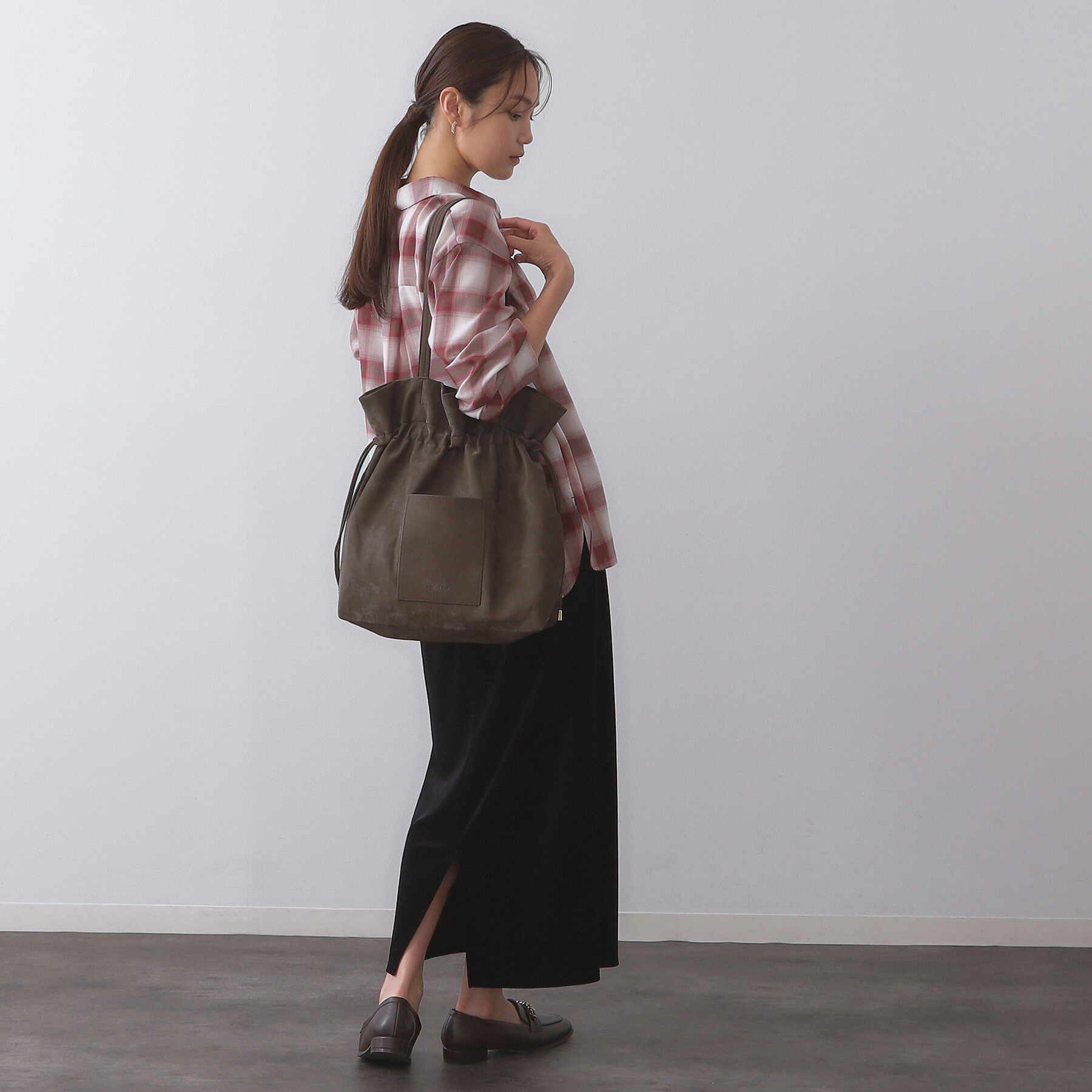 OPAQUE.CLIP「【A4サイズ対応】ソフト合皮巾着ドローストリングトートバッグ」|トートバッグ|