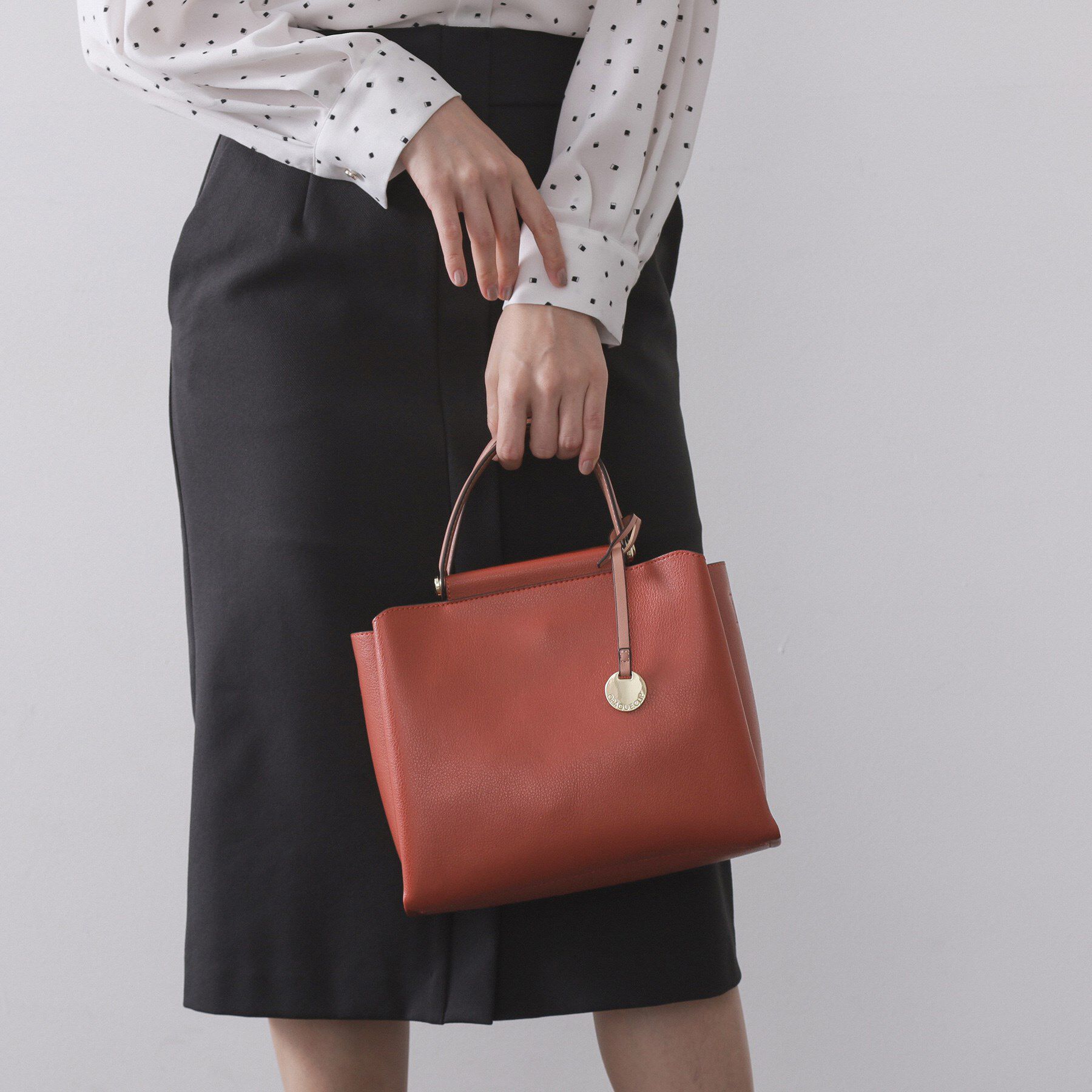 OPAQUE.CLIP「《BAILA掲載》3層仕様バイカラー合皮ミドルトートバッグ【軽量／2WAY】」|トートバッグ|