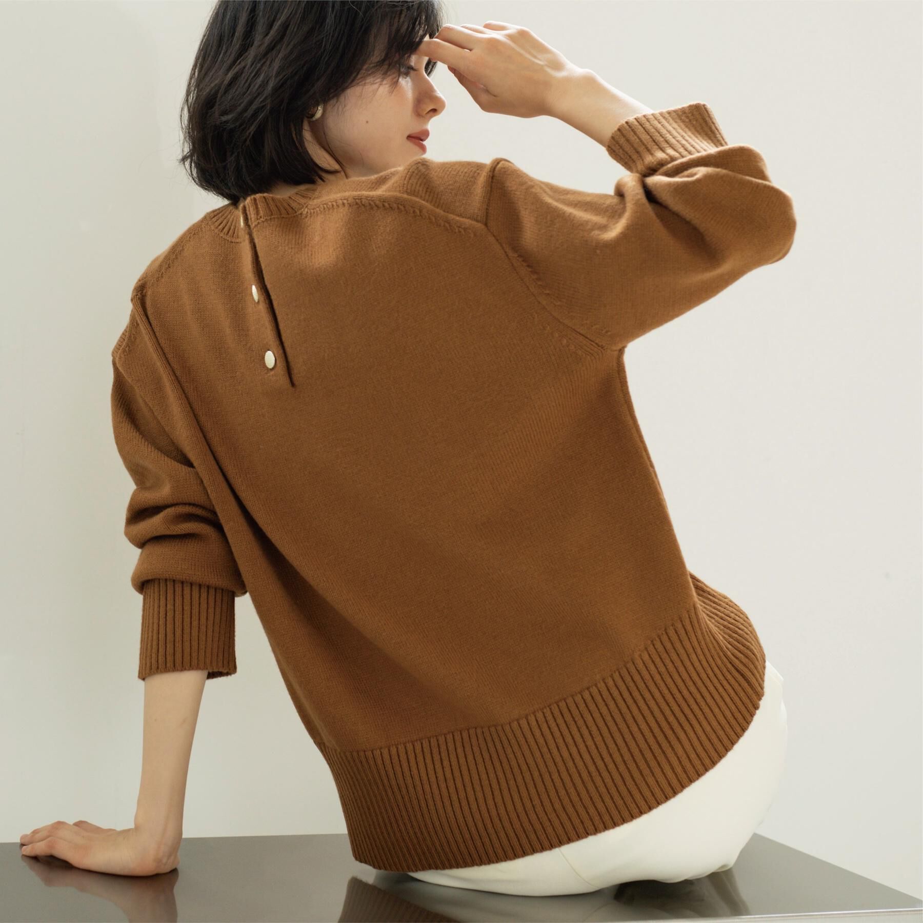 OPAQUE.CLIP「バックボタンリラクシーニット【洗濯機OK】」|ニット・セーター|キャメルブラウン(0
