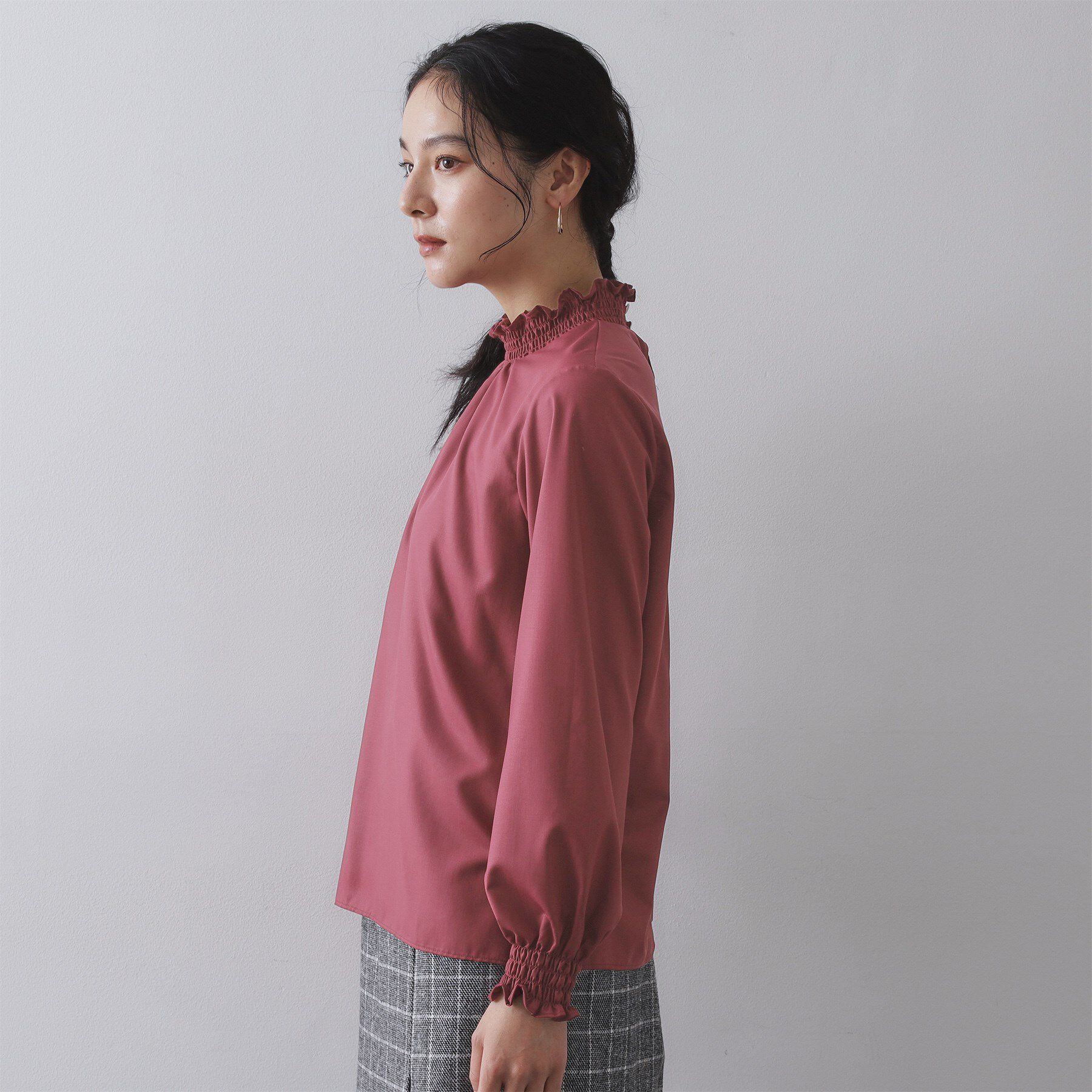 OPAQUE.CLIP「シャーリングハイネックブラウス【洗濯機OK】」|シャツ・ブラウス|