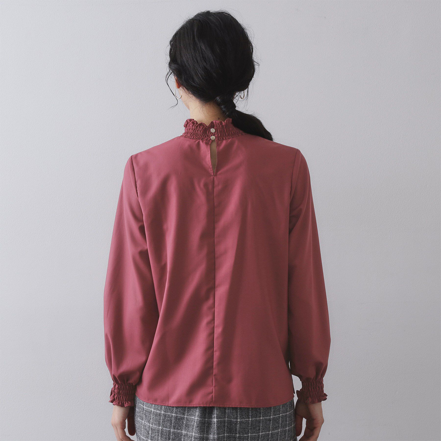 OPAQUE.CLIP「シャーリングハイネックブラウス【洗濯機OK】」|シャツ・ブラウス|