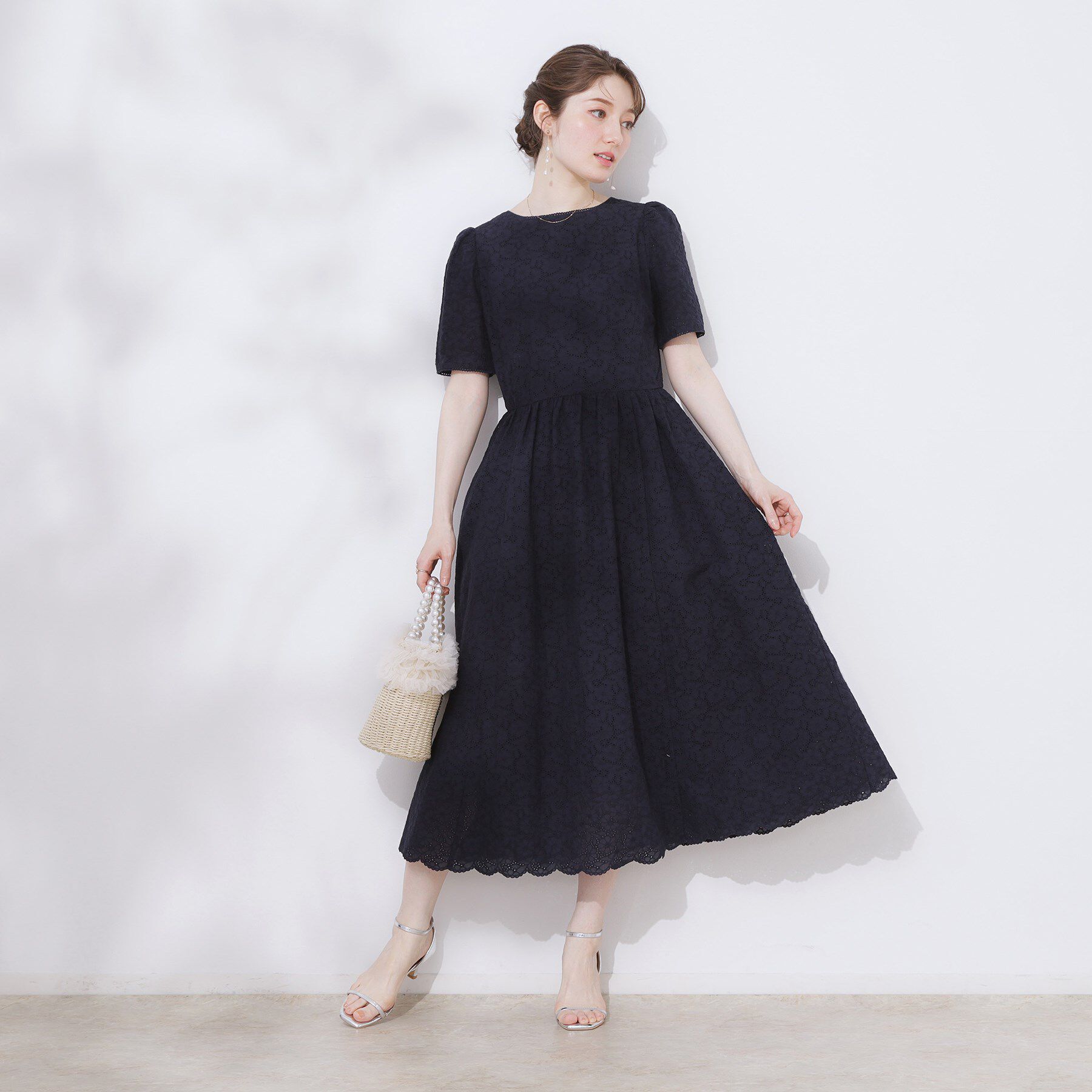 Couture broach「【一枚で着映える・華やか・花柄刺繍】カットワークレースワンピ」|ワンピース|