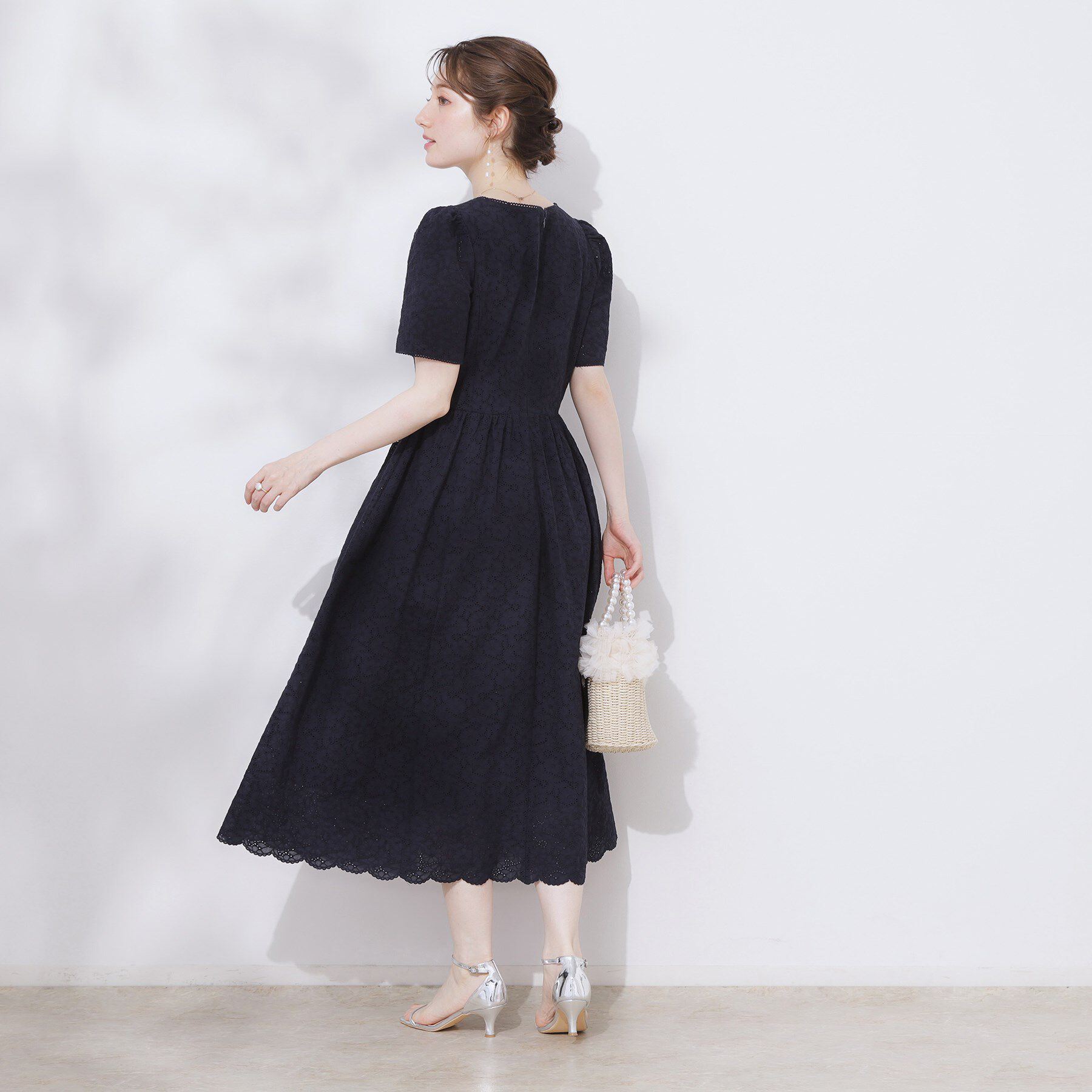 Couture broach「【一枚で着映える・華やか・花柄刺繍】カットワークレースワンピ」|ワンピース|