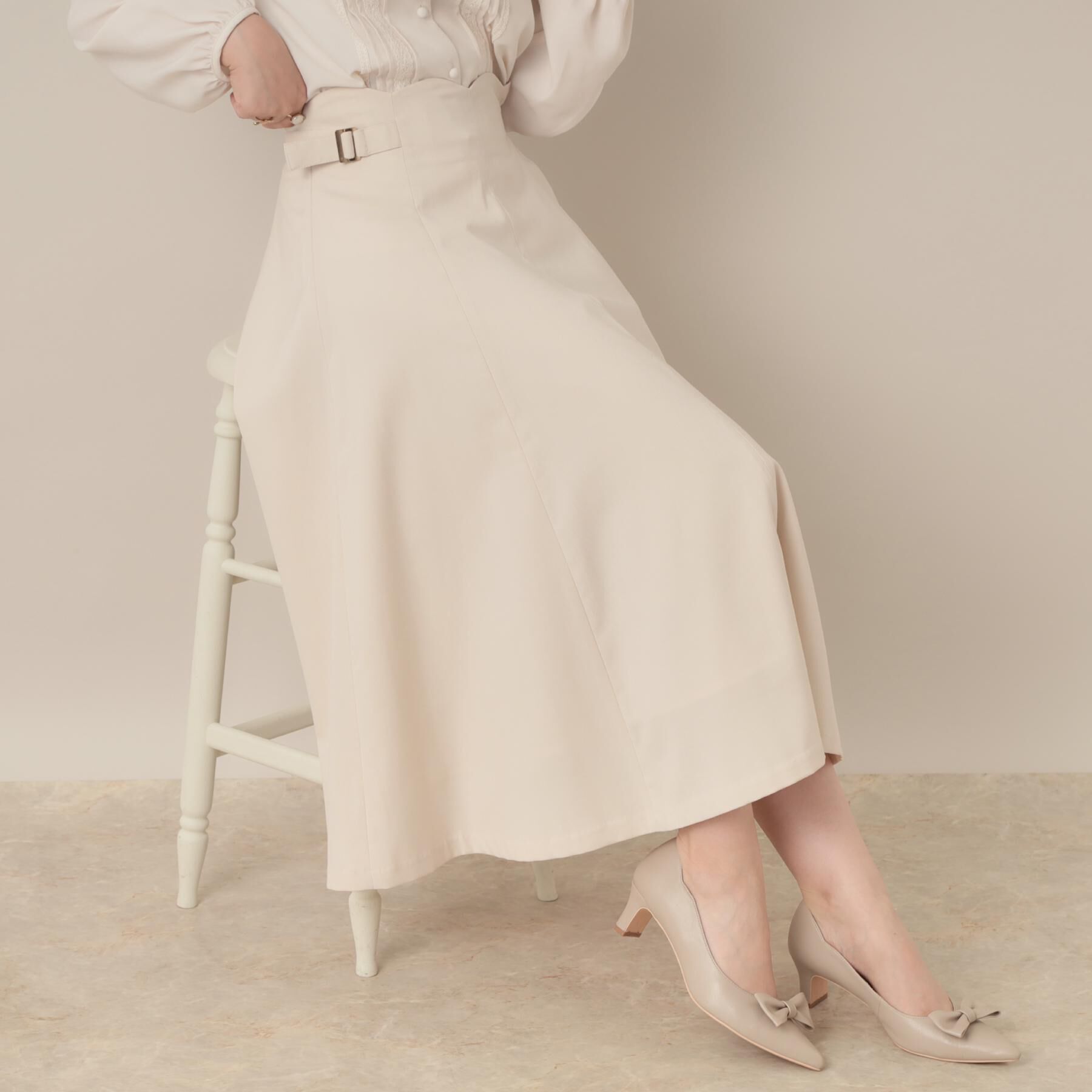 Couture broach「【大人可愛い・通勤】スカラウエスト サイドベルト パネルスカート」|スカート|アイボリー(004)