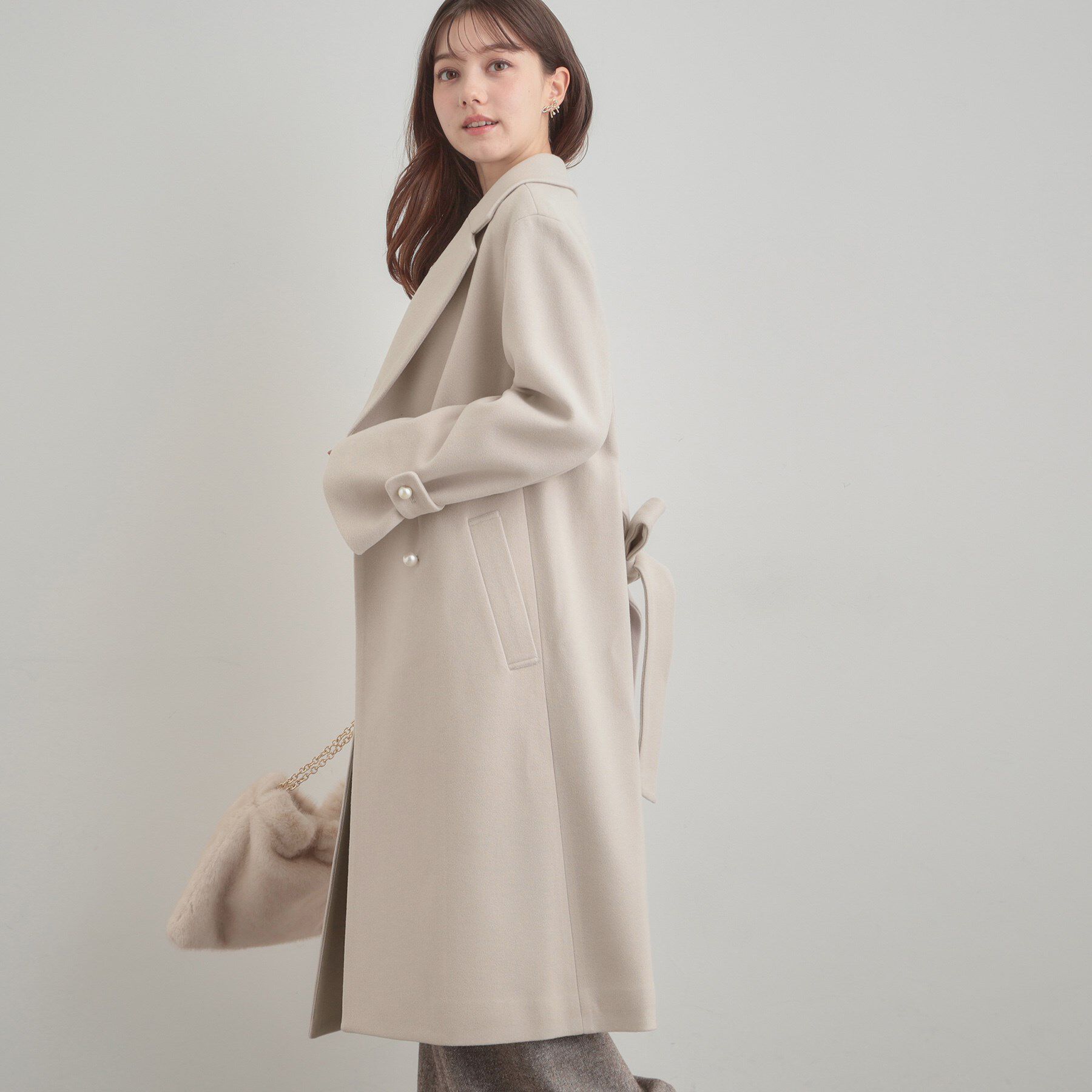 Couture broach「【大人上品・ベルト付き】パール調釦チェスターコート」|チェスターコート|