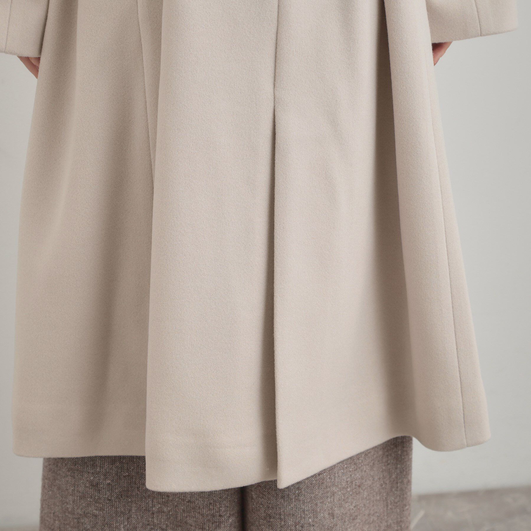 Couture broach「【大人上品・ベルト付き】パール調釦チェスターコート」|チェスターコート|