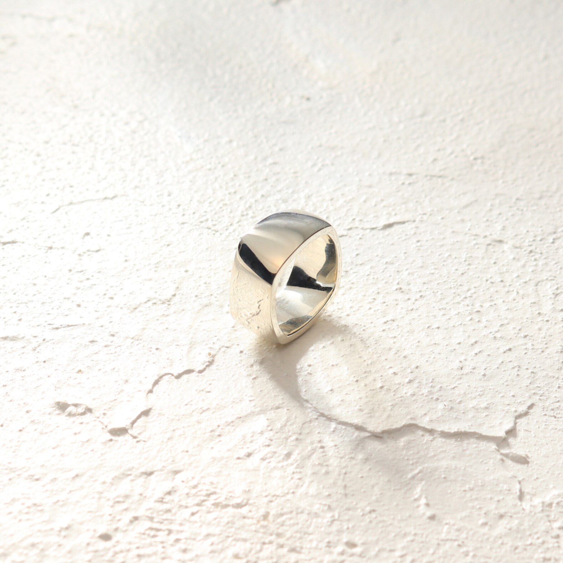 COCOSHNIK ONKITSCH「シルバー ツイストスクエア リングL」|リング|