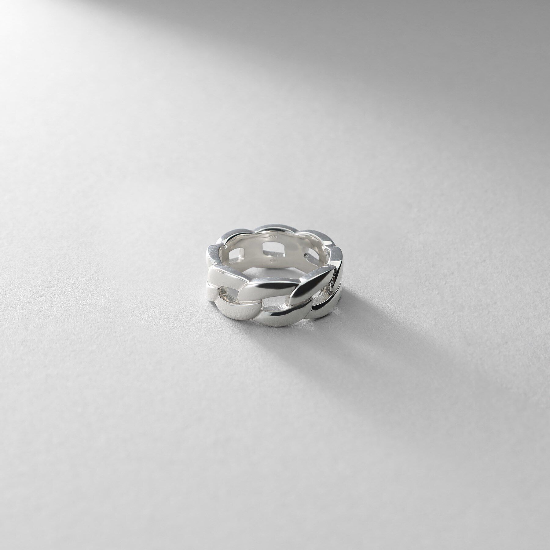 COCOSHNIK ONKITSCH「シルバー ボリュームカーブチェーンモチーフリング」|リング|