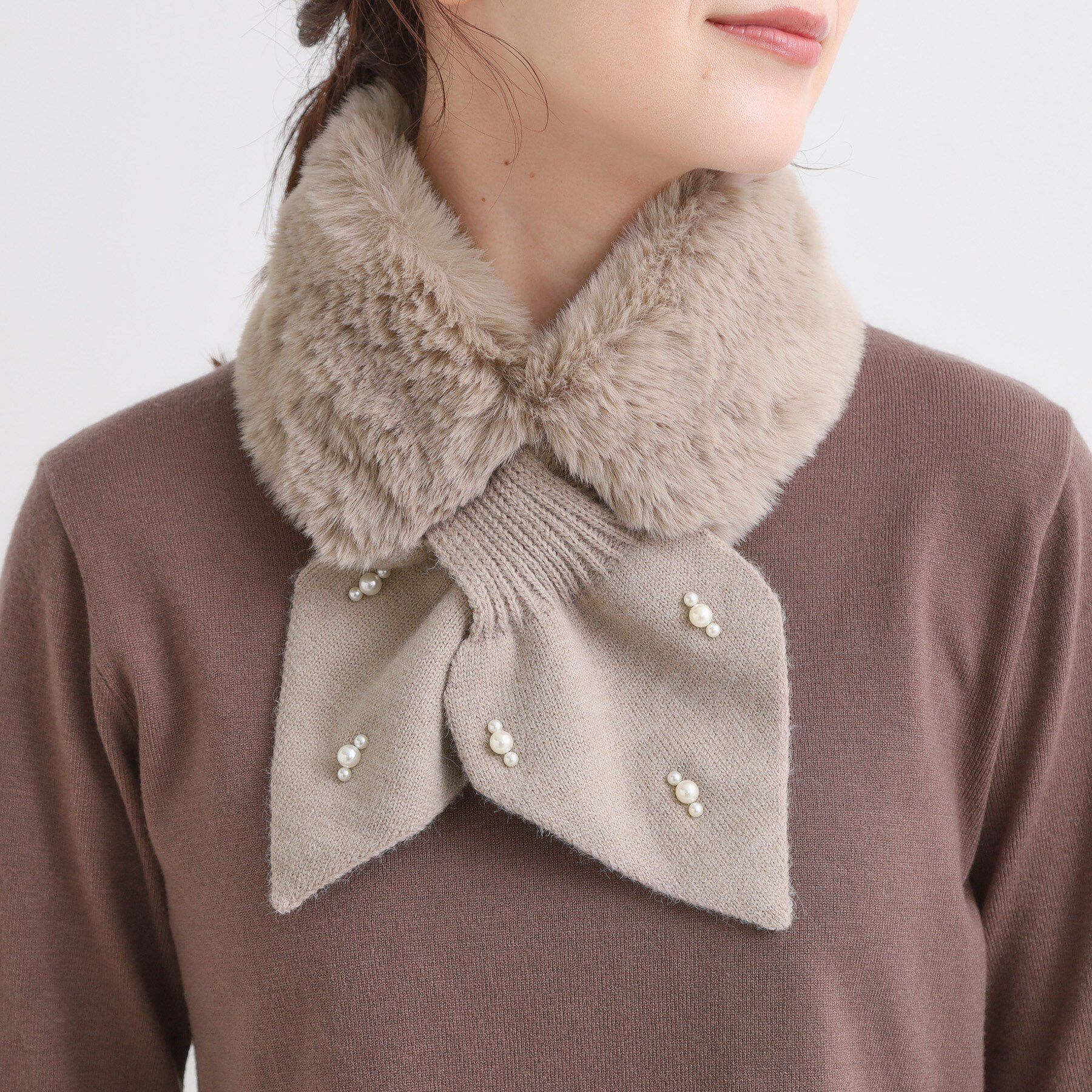 SHOO･LA･RUE「ファー&times;パール風付きニットティペット」|ストール|