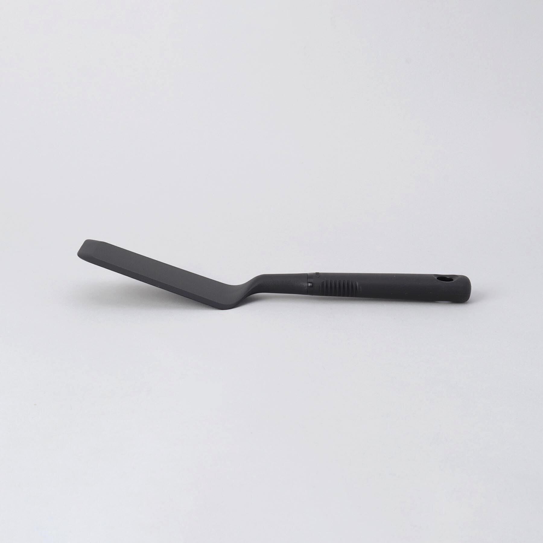 212 KITCHEN STORE「ナイロンカット＆サーブターナー ＜OXO オクソー＞」|食器・キッチングッズ|