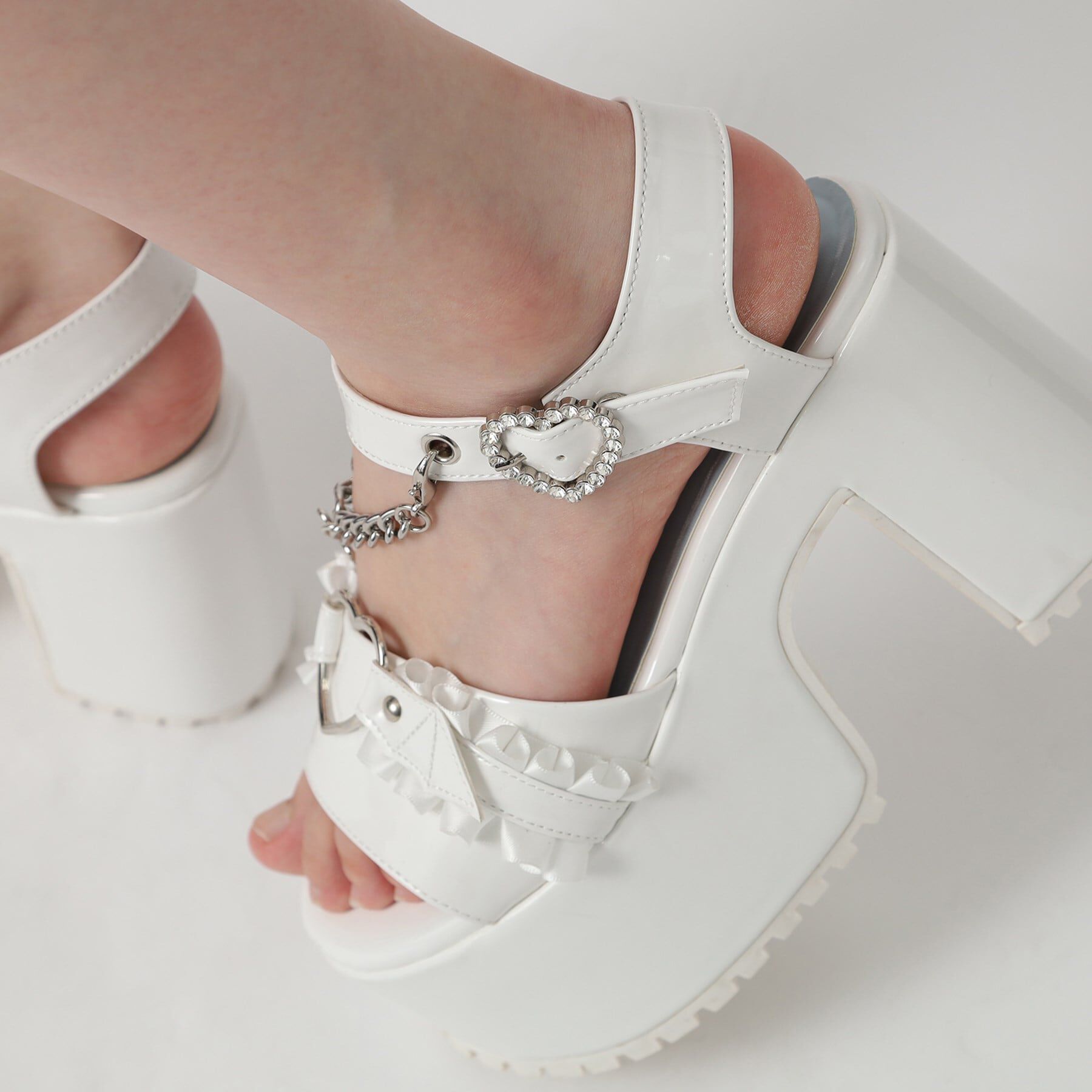 csT&P「厚底羽つきハートサンダル」|サンダル|