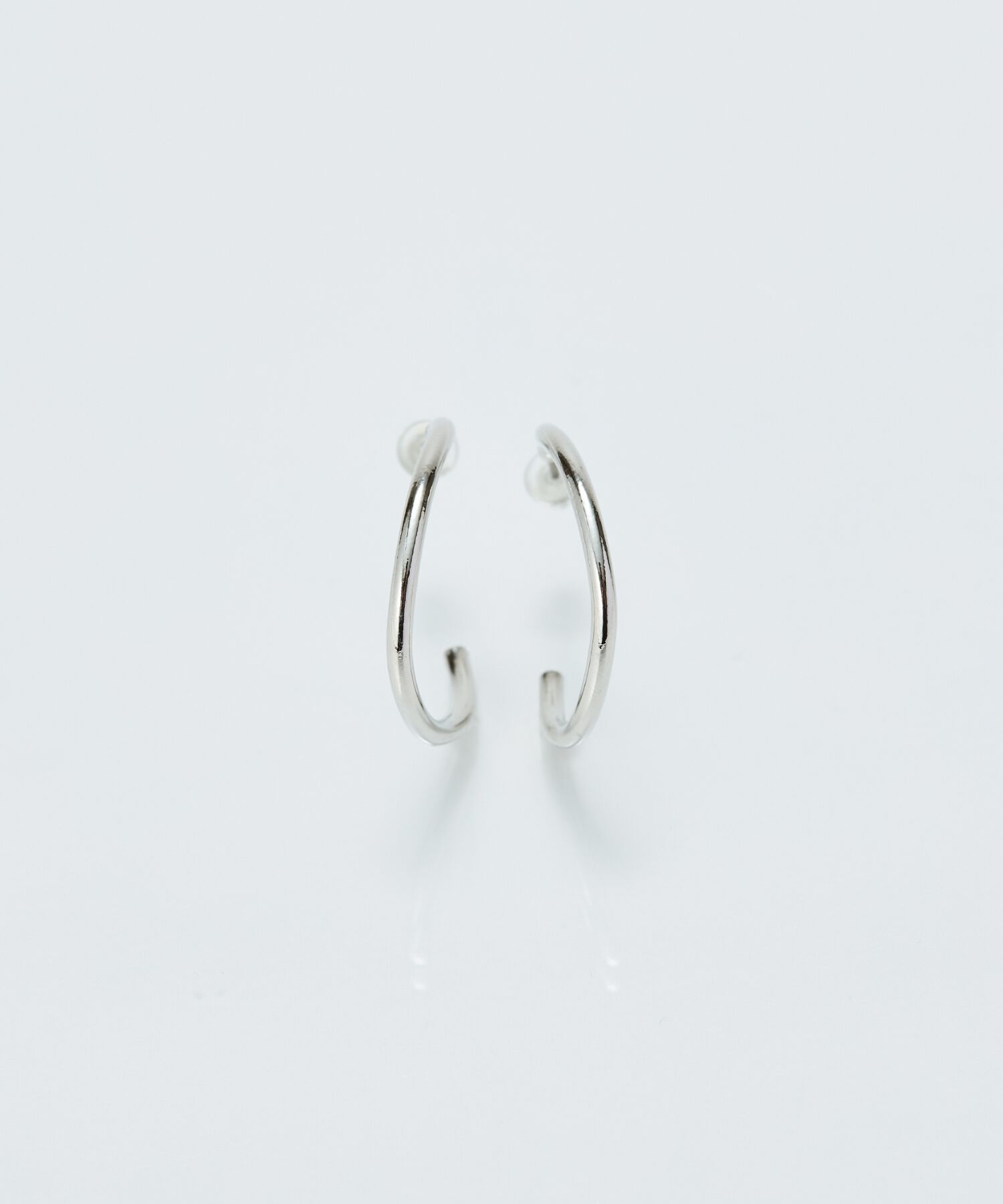 Phoebe「【金属アレルギー対応】2wayウェーブラインフープピアス　シルバー/ニッケルフリー」|ピアス|