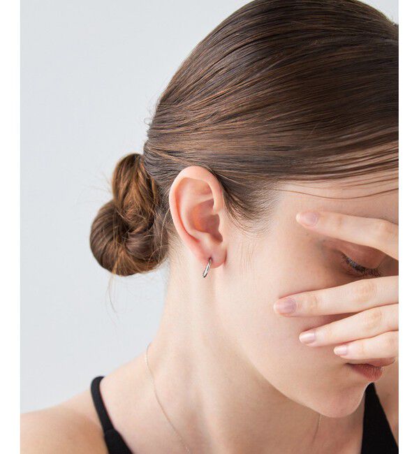 ete「[ONLINE Limited] クレセントムーン ピアス」|ピアス|