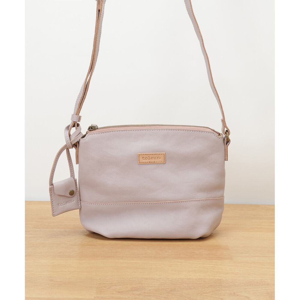BACKYARD FAMILY「ショルダーバッグ レディース レザー 通販 toleur レザーバッグ バック 牛革 肩掛け」|ショルダー・メッセンジャー|パープル1