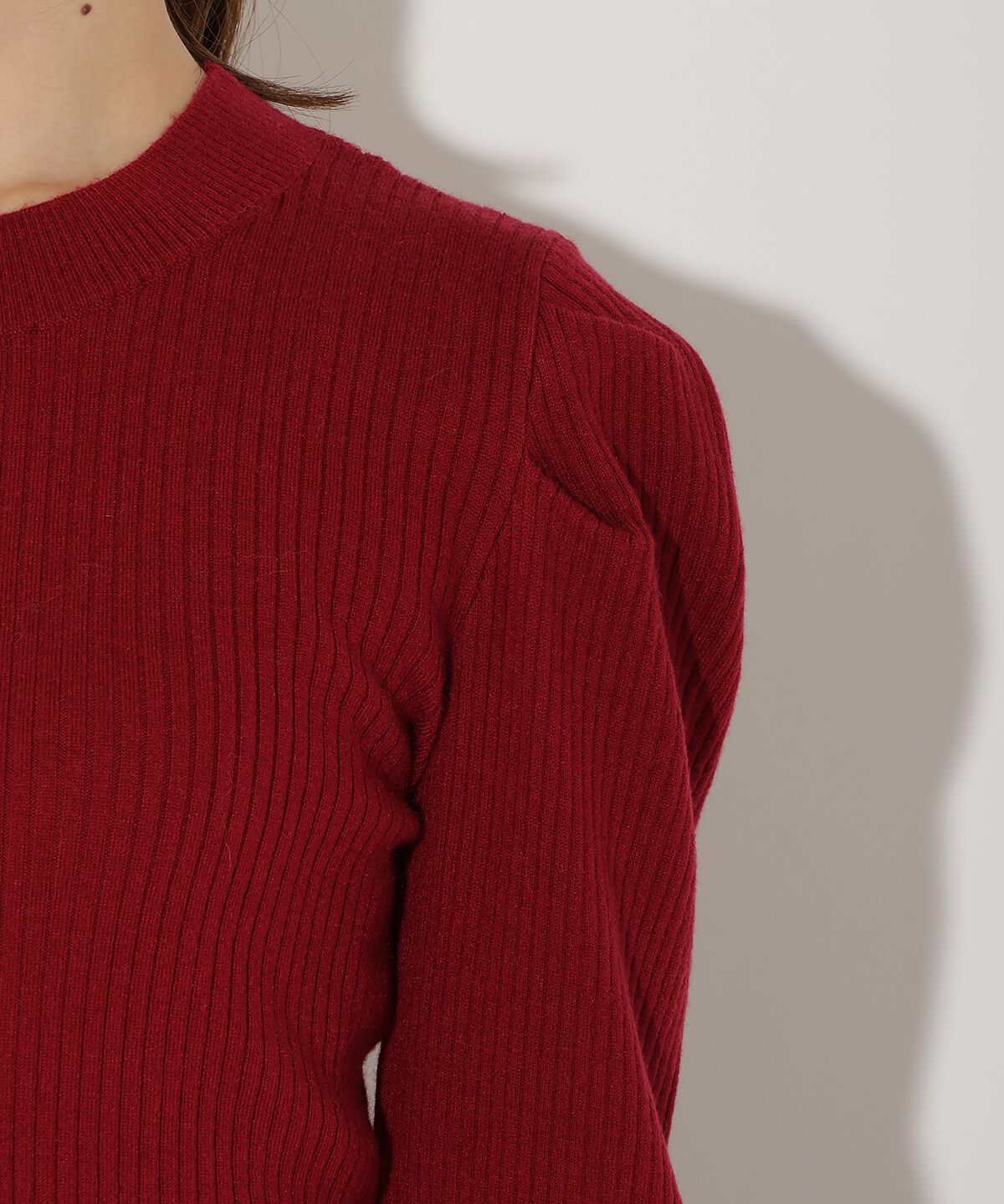 アンドクチュール「肩ギャザーハイネックリブニット」|ニット・セーター|