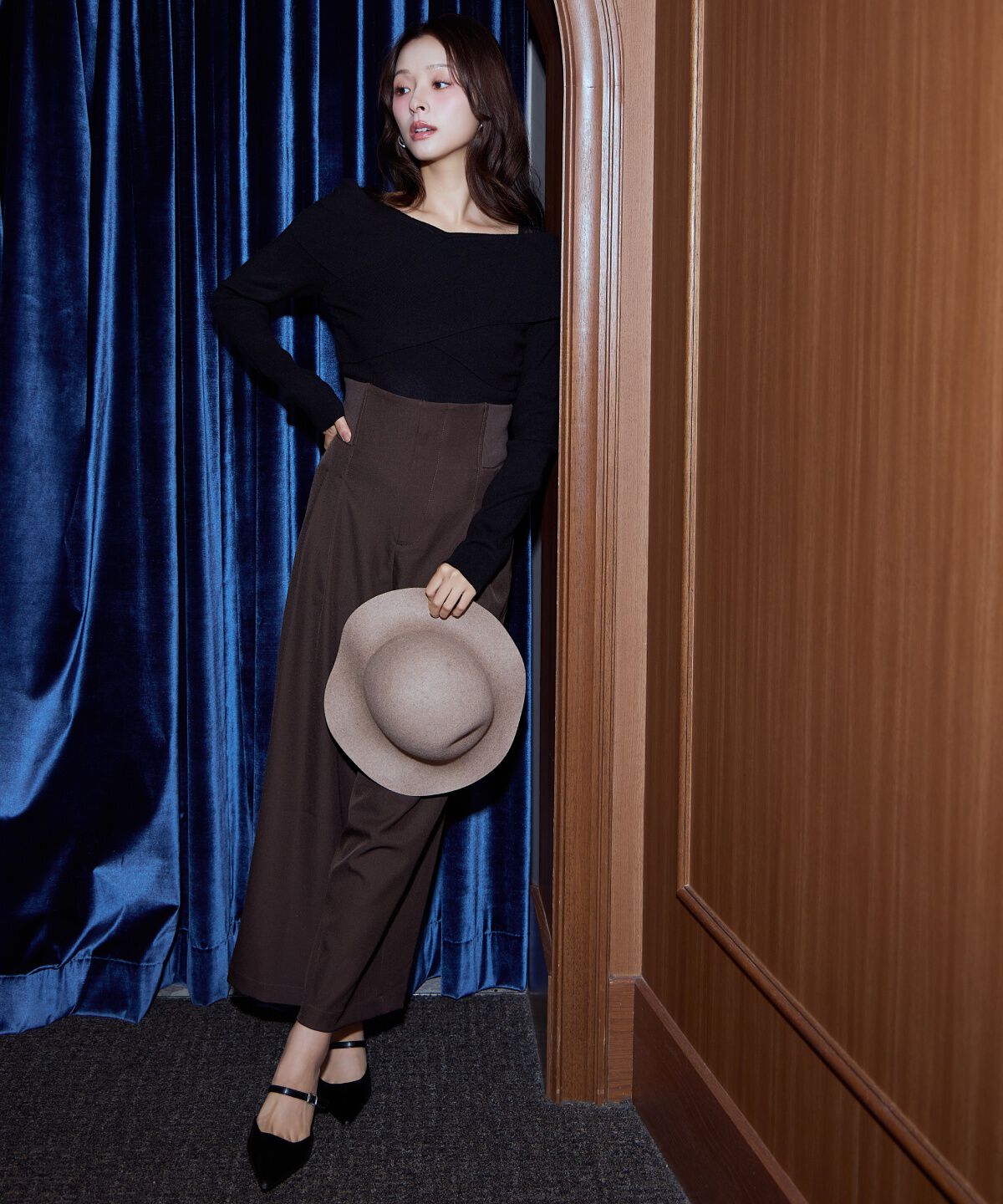 アンドクチュール「クロスネックプルオーバー」|ニット・セーター|