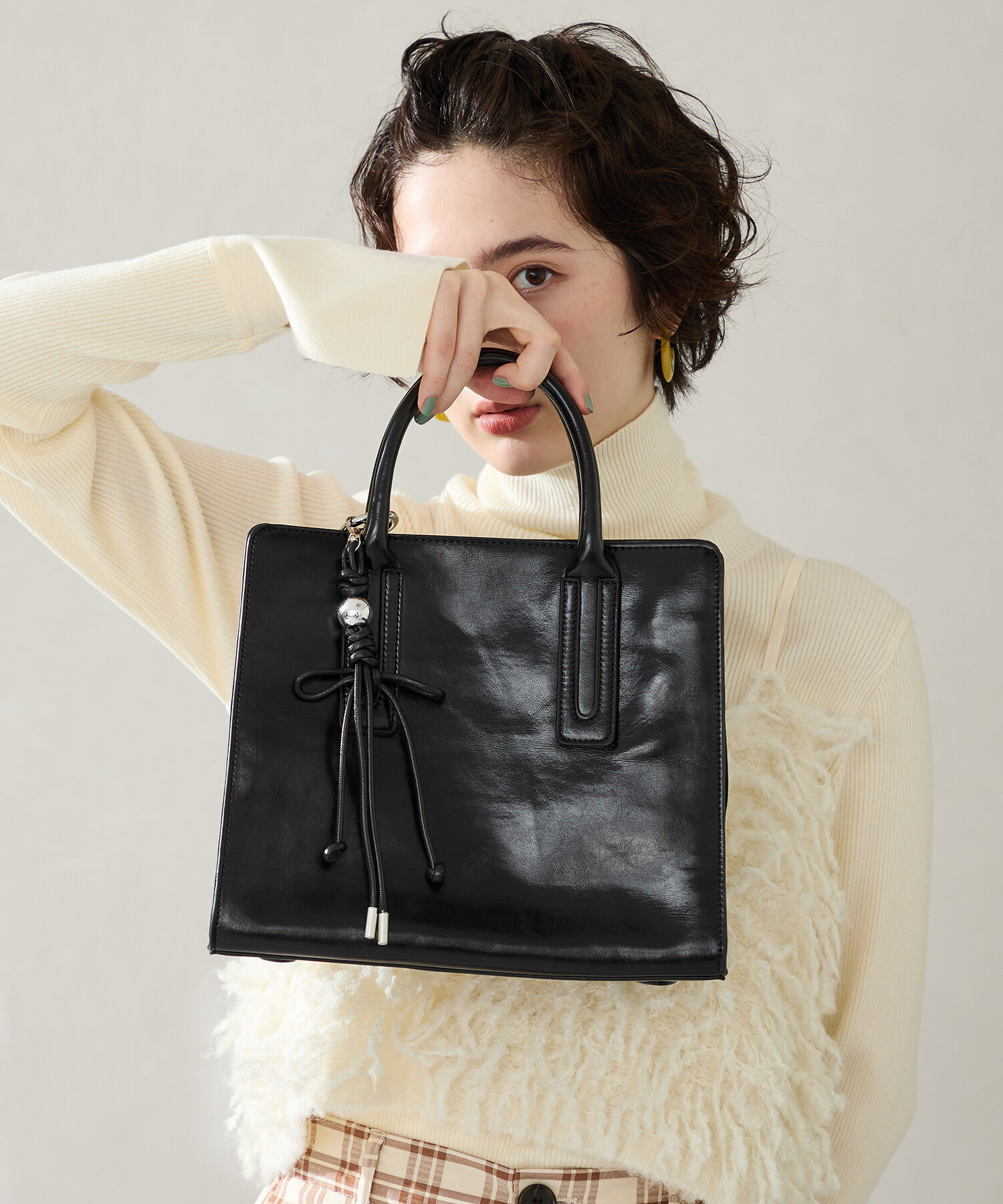 ORiental TRaffic「● 大容量 ●チャーム付き ボストン バッグ /BA-268 ヴィンテージ」|ボストンバッグ|BLACK