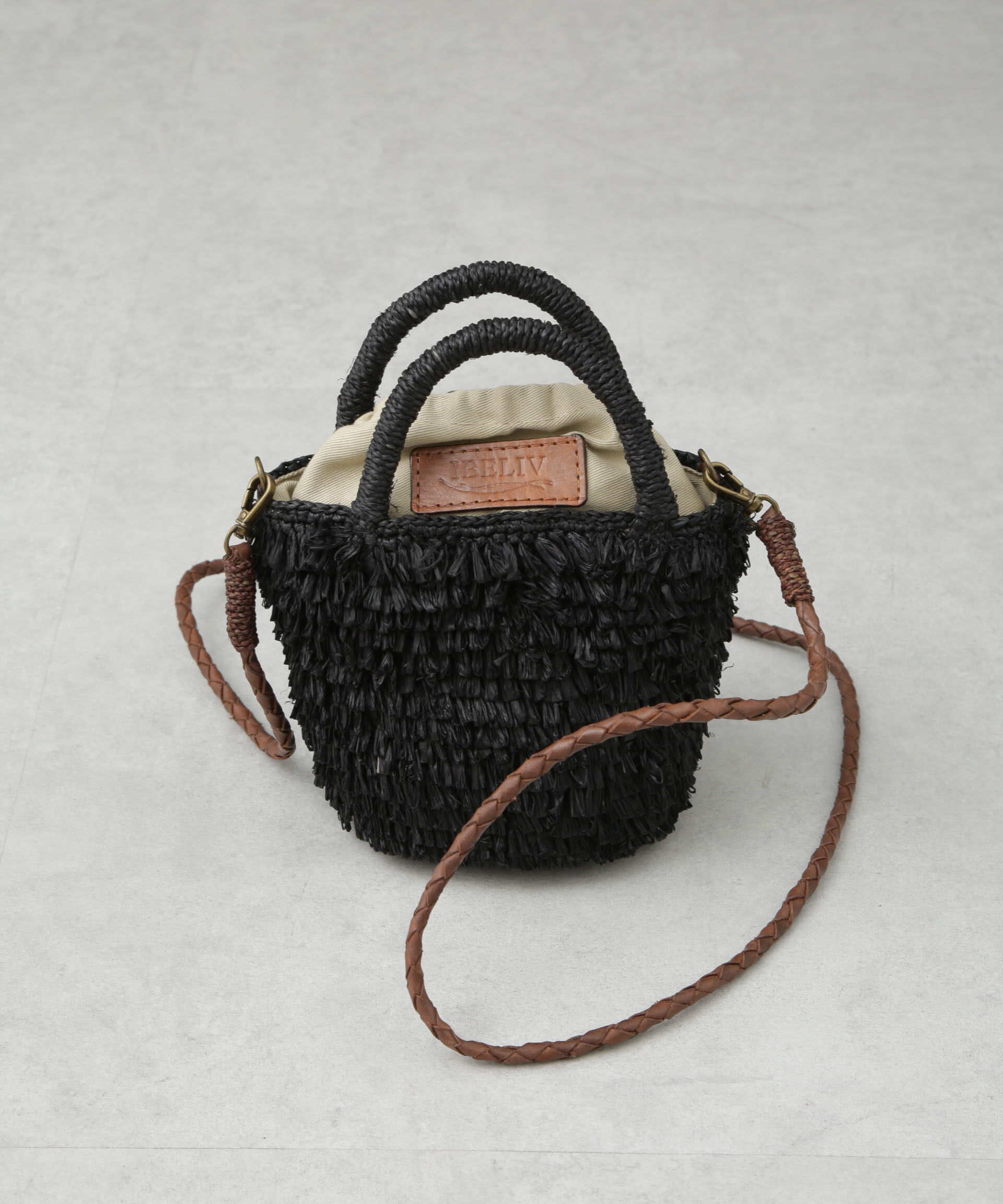 nano･universe「IBELIV/NAKA」|ショルダー・メッセンジャー|ブラック