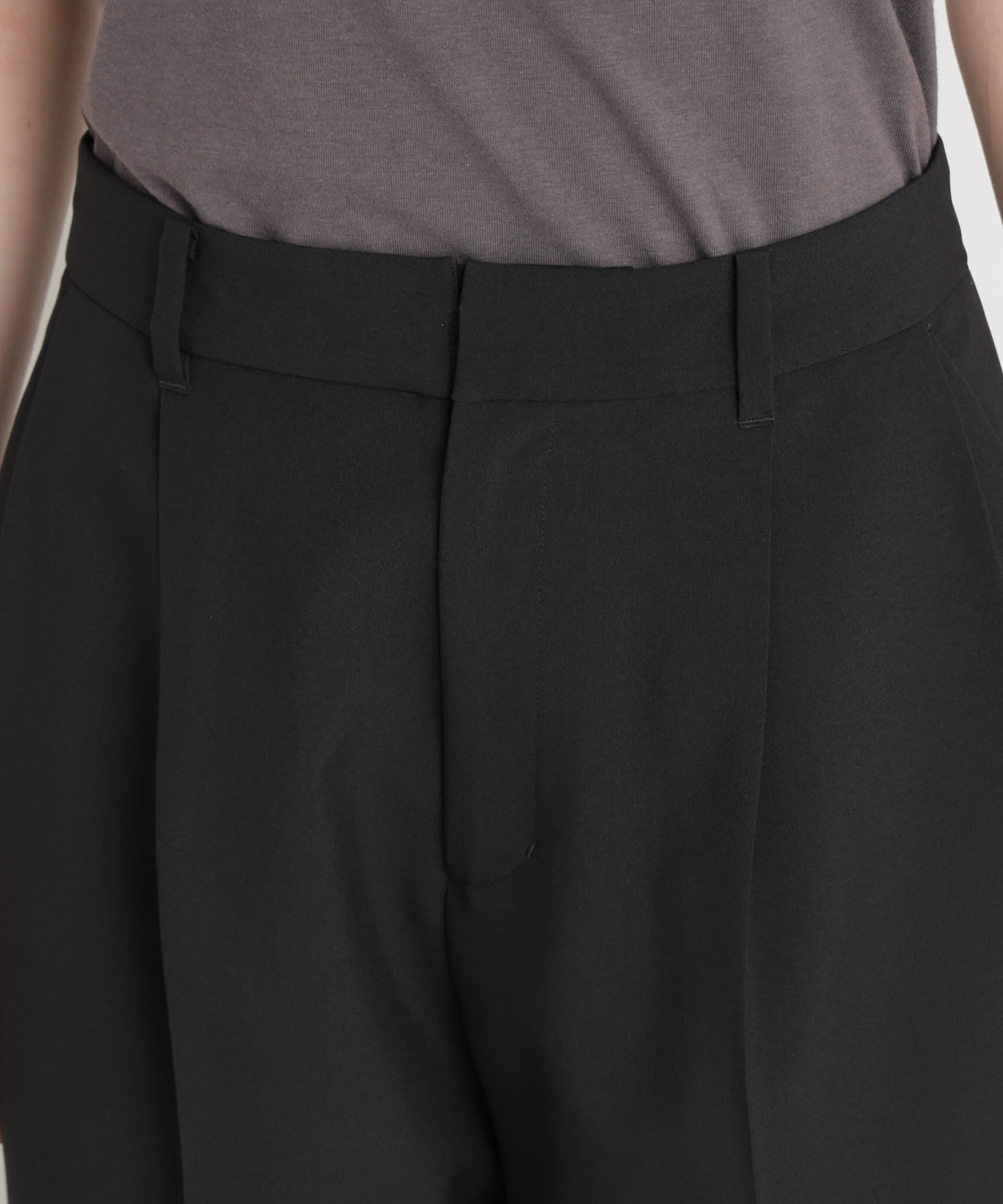 nano･universe「ライトファンクションタックセミワイドパンツ」|チノ|