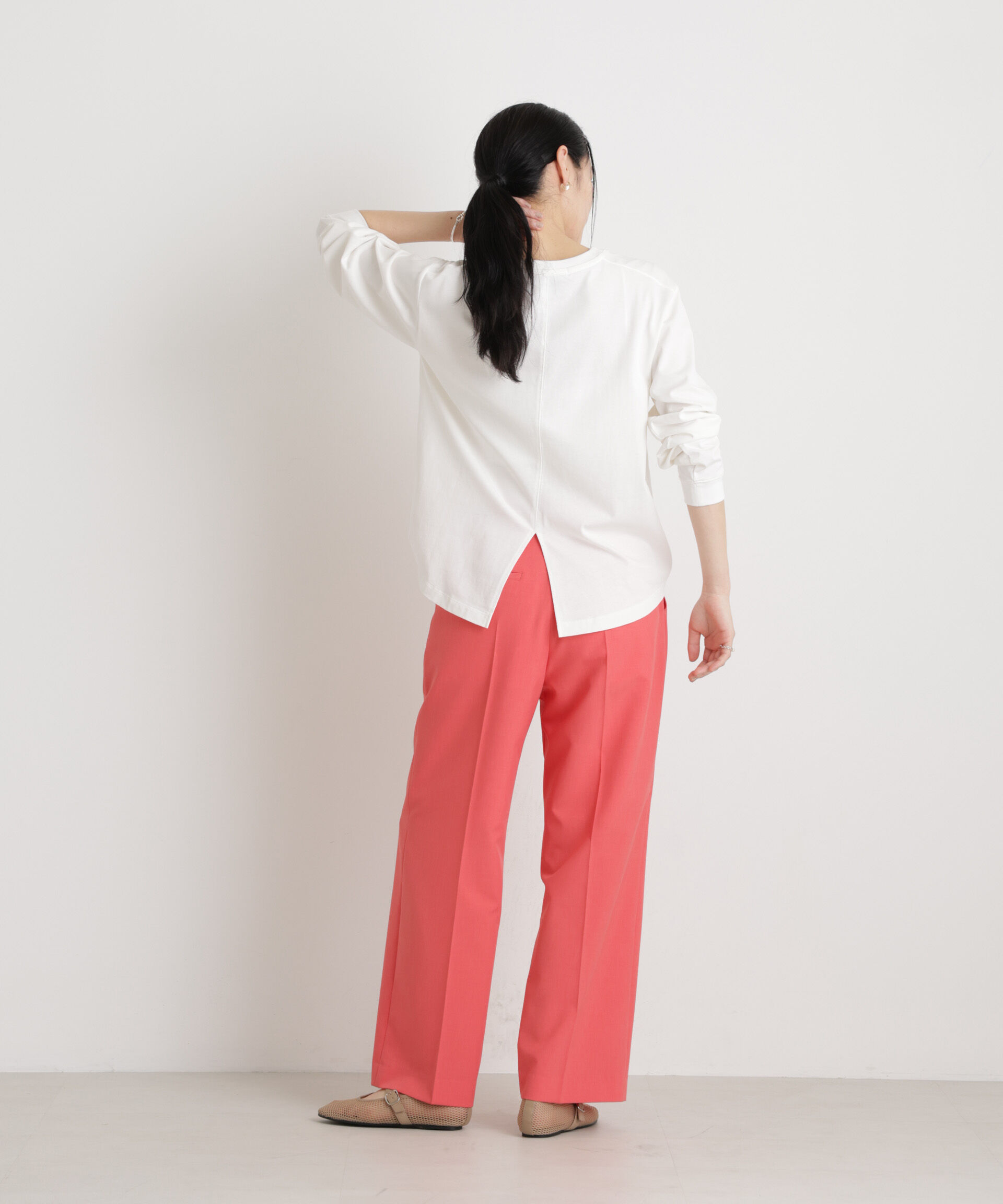 nano･universe「ライトファンクションタックセミワイドパンツ」|チノ|