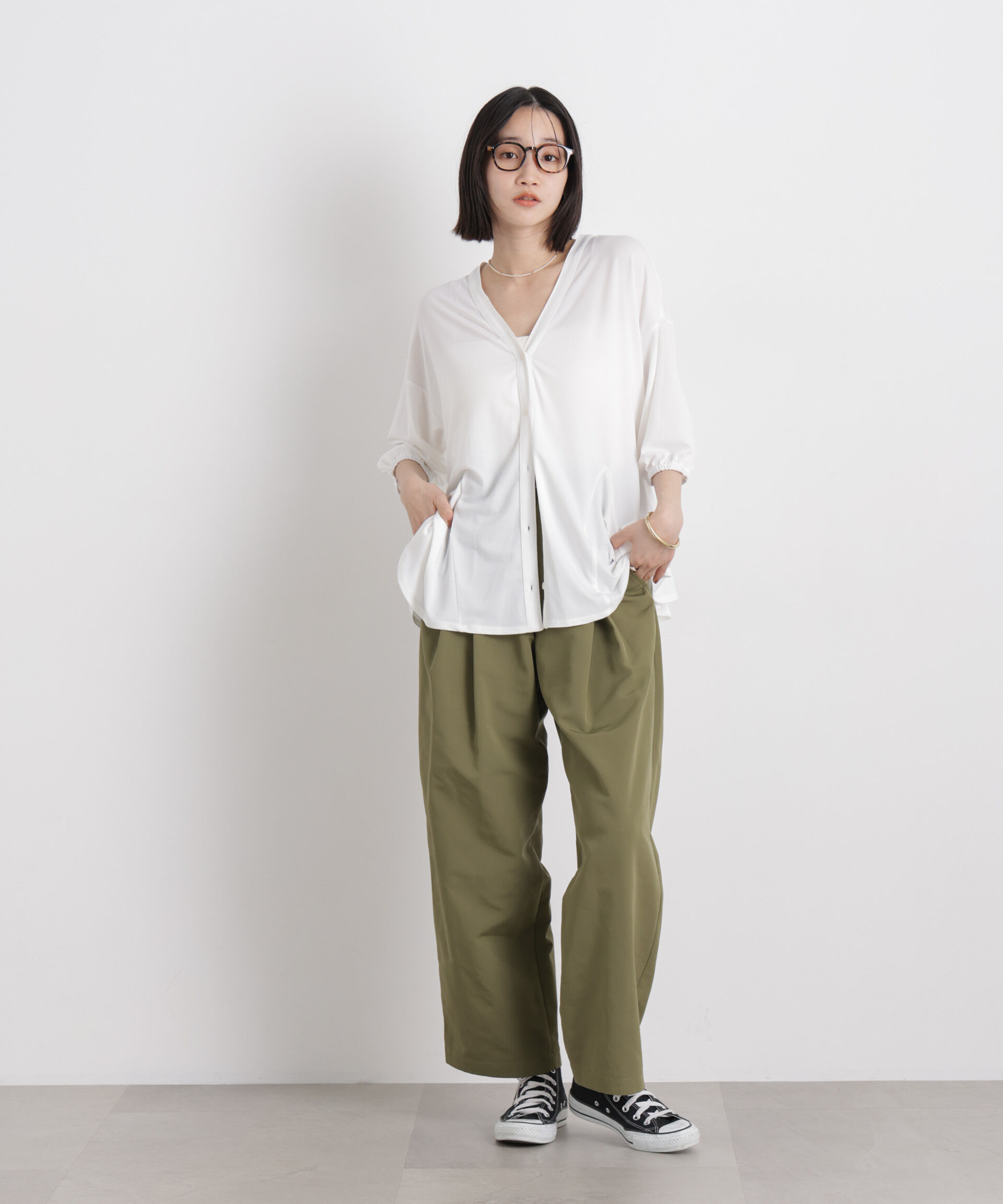 nano･universe「カットジョーゼットマチフレアVネックブラウス」|シャツ・ブラウス|