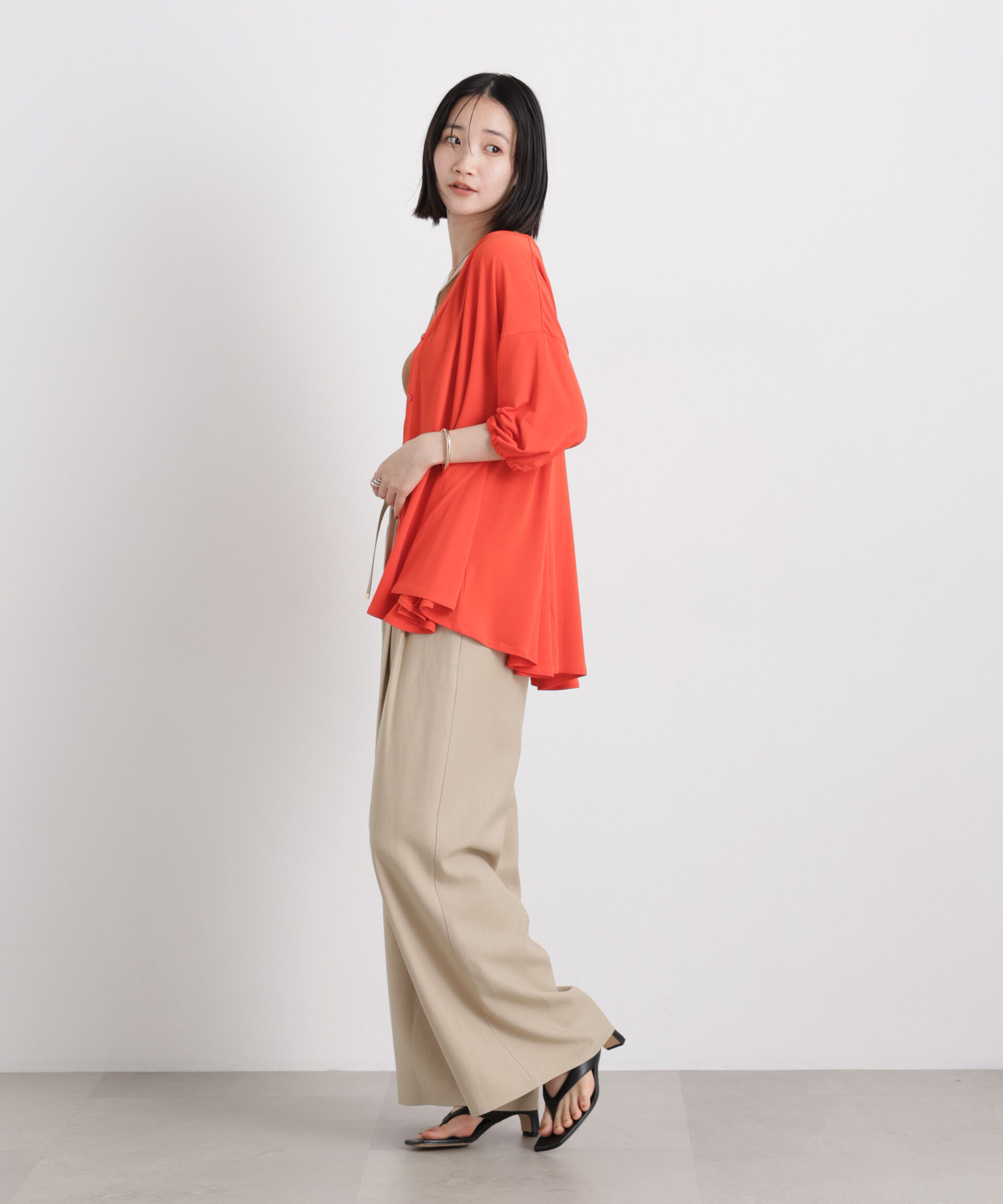 nano･universe「カットジョーゼットマチフレアVネックブラウス」|シャツ・ブラウス|