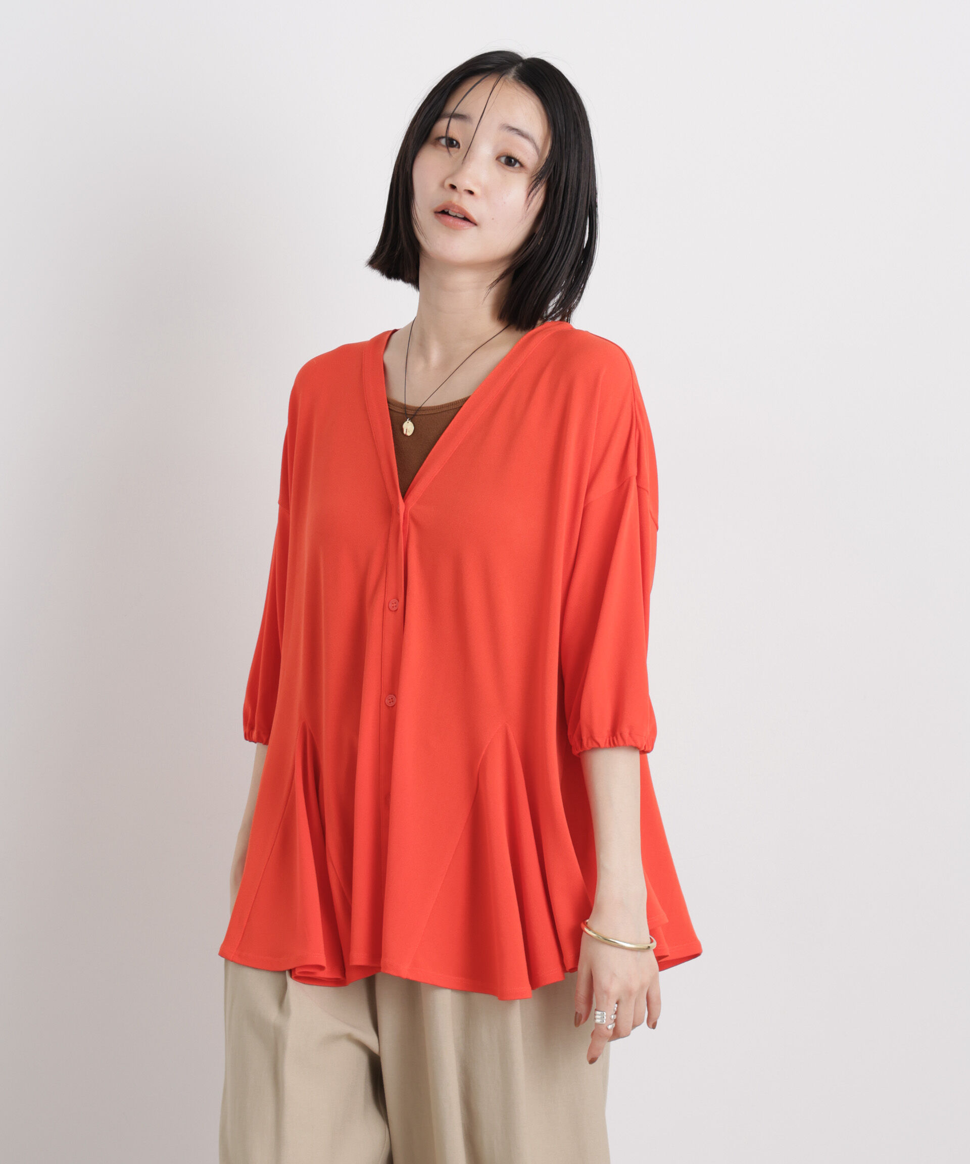 nano･universe「カットジョーゼットマチフレアVネックブラウス」|シャツ・ブラウス|