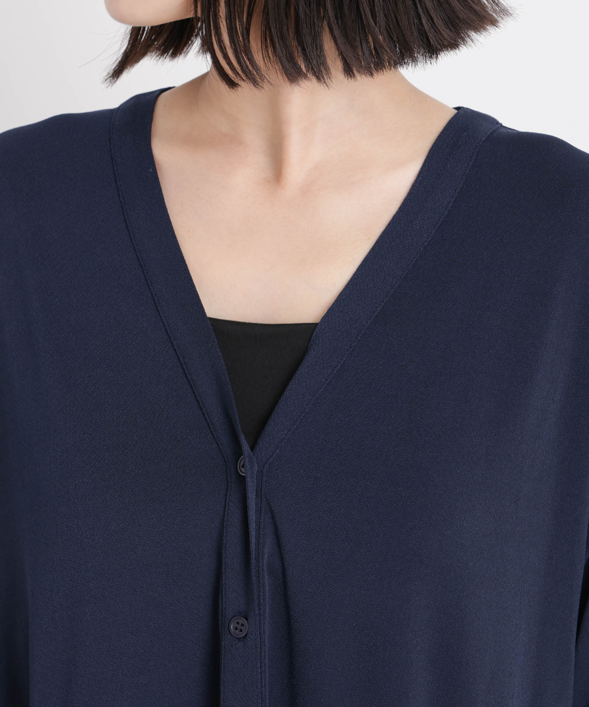 nano･universe「カットジョーゼットマチフレアVネックブラウス」|シャツ・ブラウス|