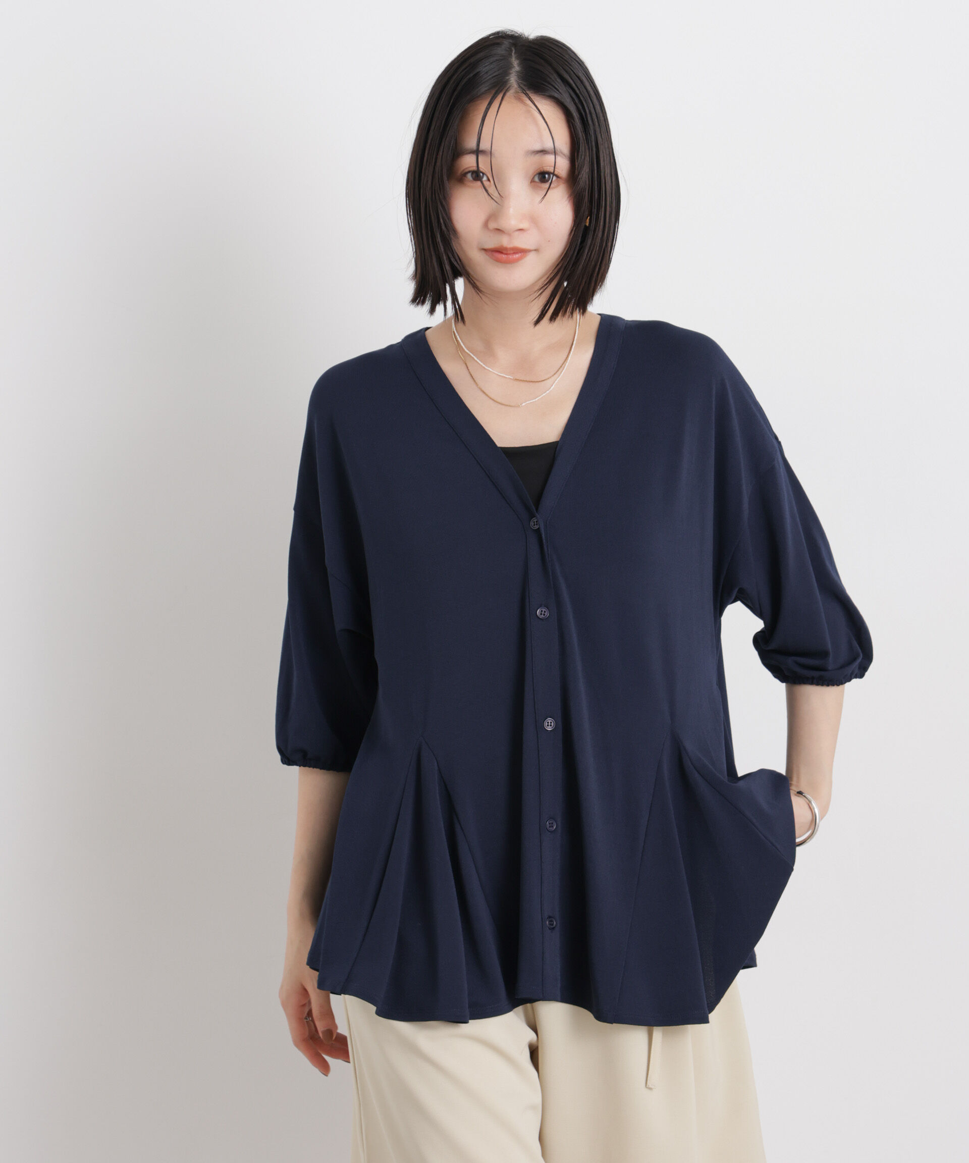 nano･universe「カットジョーゼットマチフレアVネックブラウス」|シャツ・ブラウス|