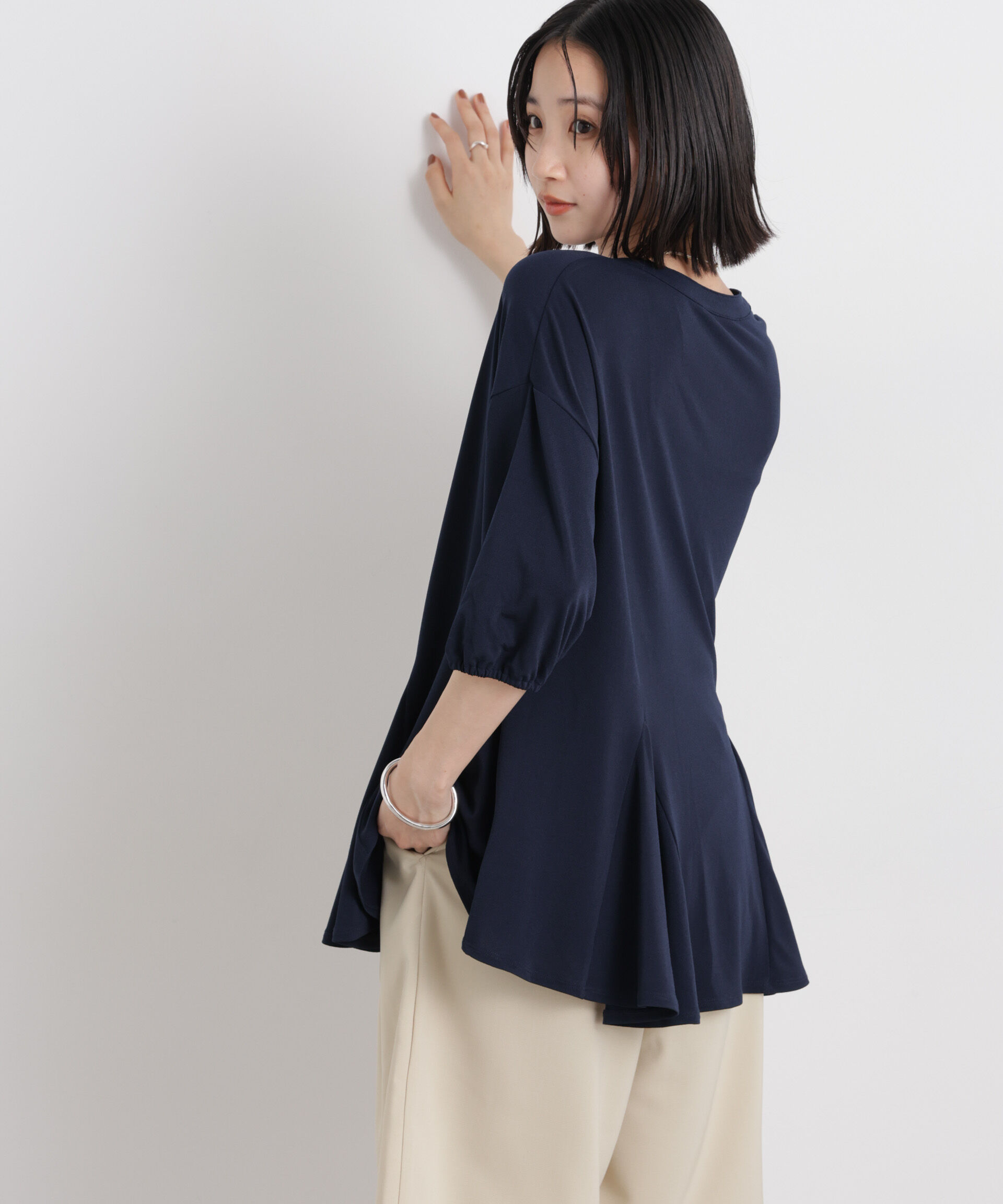 nano･universe「カットジョーゼットマチフレアVネックブラウス」|シャツ・ブラウス|