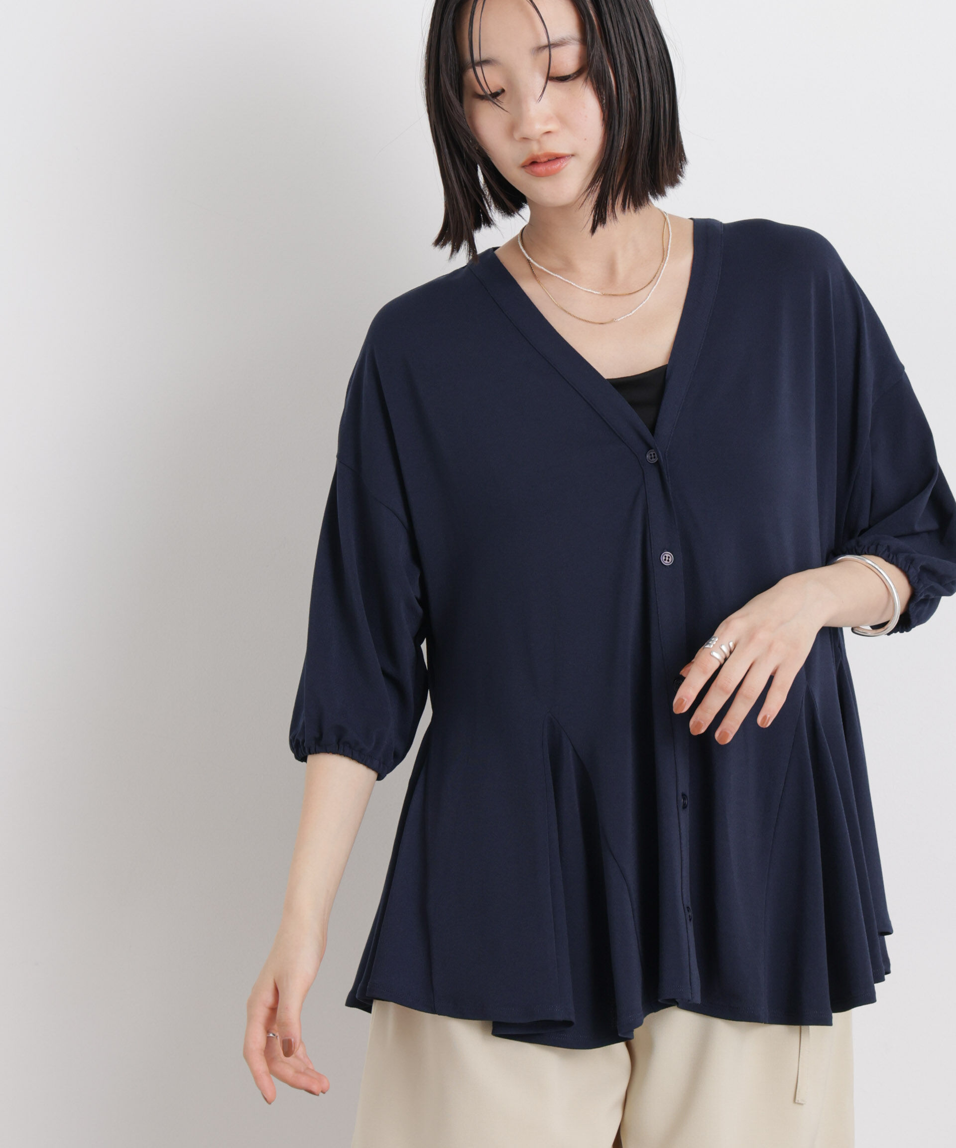 nano･universe「カットジョーゼットマチフレアVネックブラウス」|シャツ・ブラウス|
