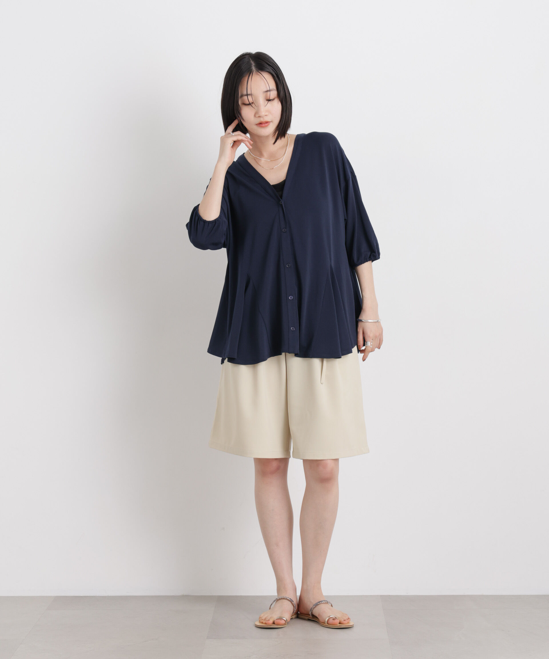 nano･universe「カットジョーゼットマチフレアVネックブラウス」|シャツ・ブラウス|