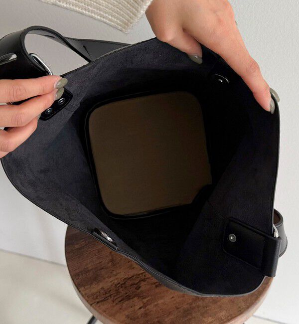 fredy emue「タテ型2wayレザーホーボーバッグ」|ショルダー・メッセンジャー|