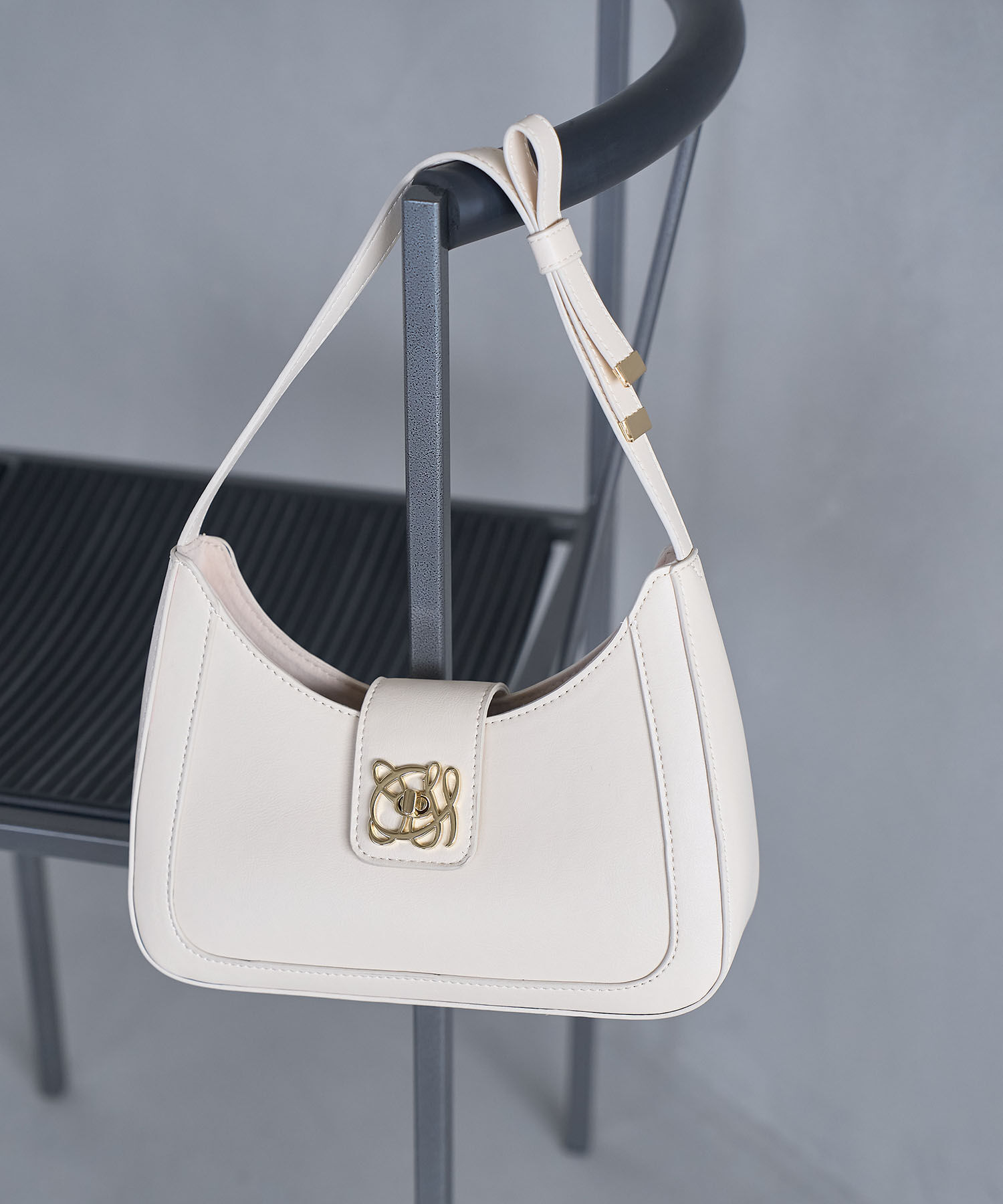 VIS「【ご好評につき追加生産】ハンドルリボンワンショルダーバッグ【180℃美人見え】」|ハンドバッグ|